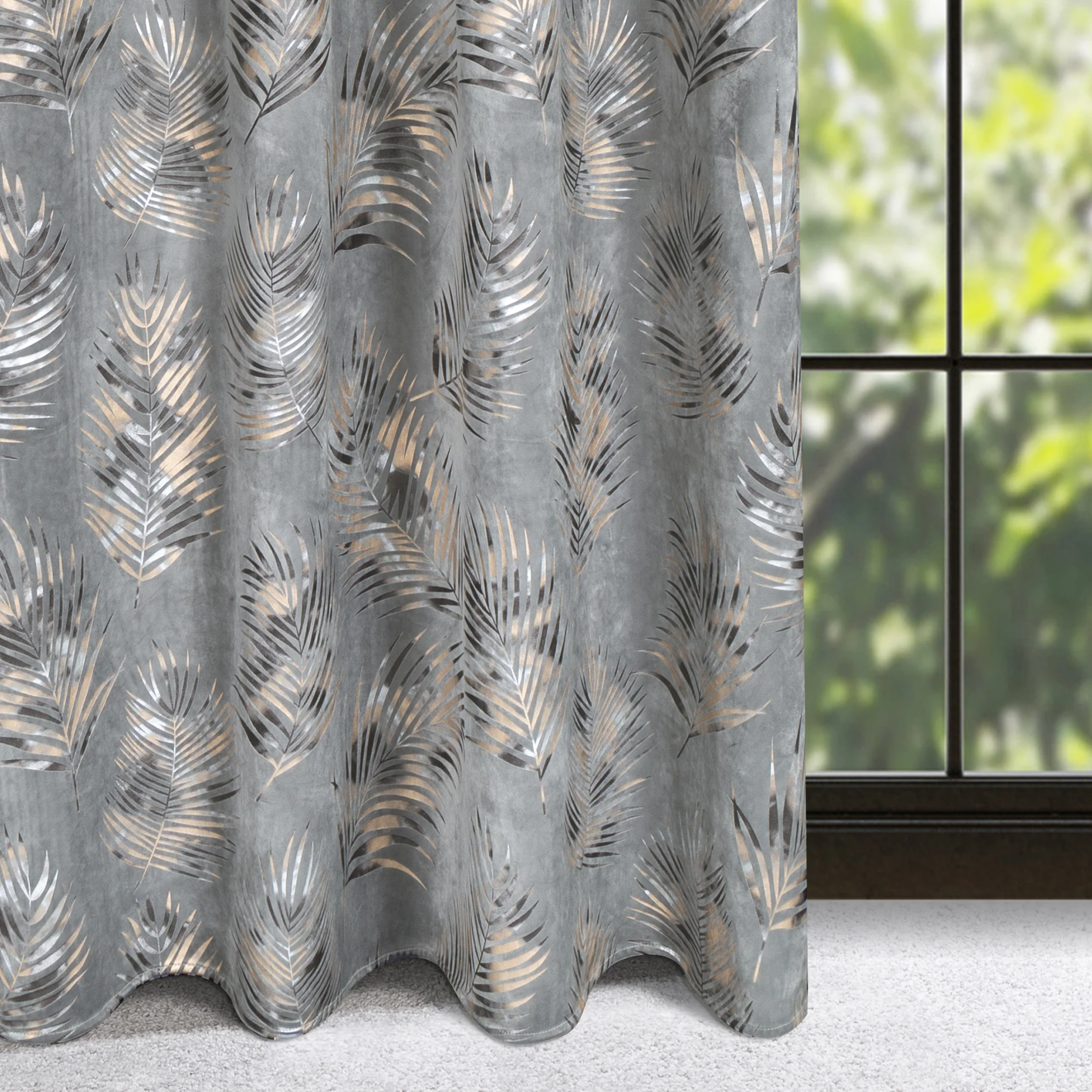 Zasłona welwetowa stalowo, szampańska z błyszczącym nadrukiem palmowych liści 140x250 cm przelotka - GLORIA | eurofirany