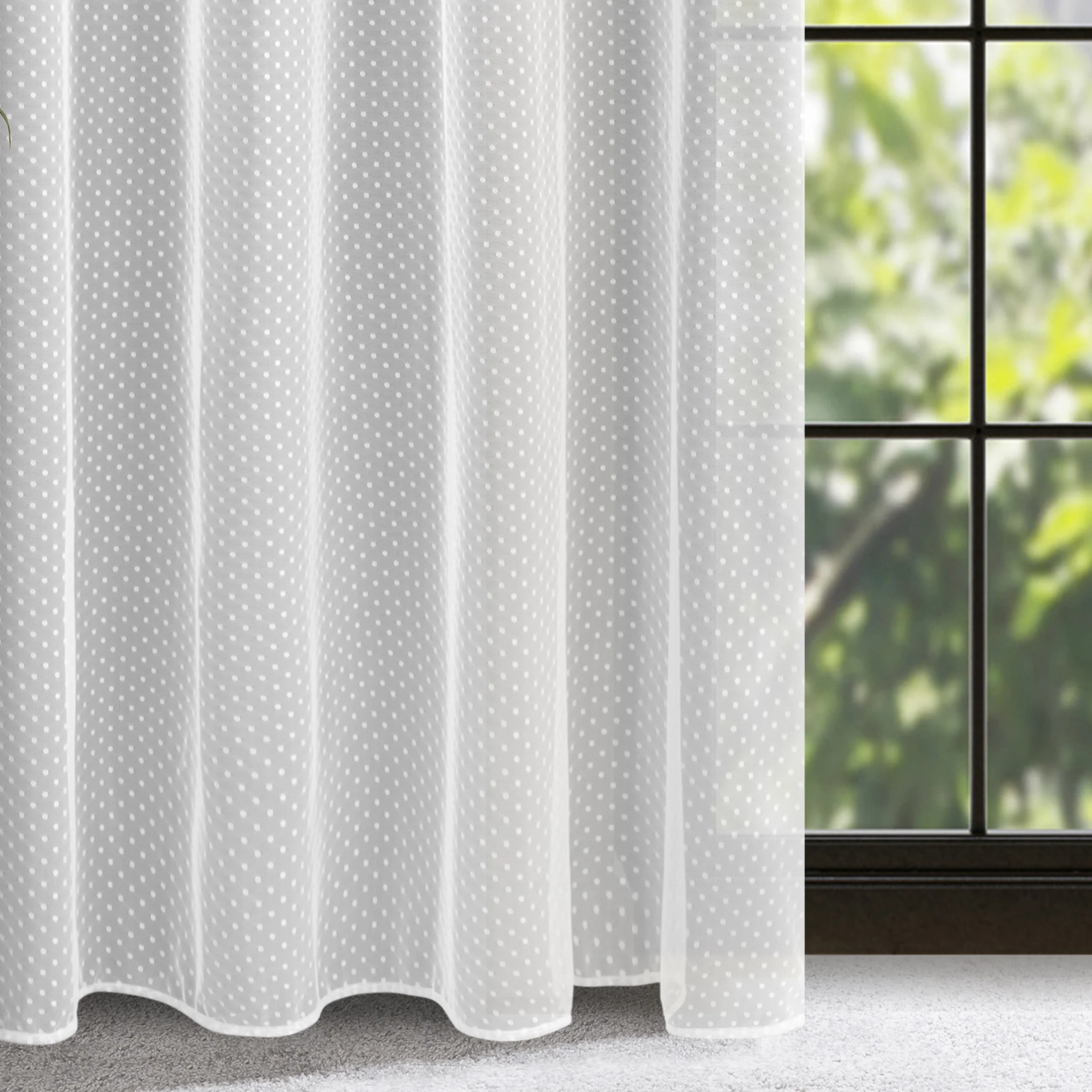 Firana biała z delikatnego tiulu w drobne kropki 350x250 cm przelotka JULITA | eurofirany