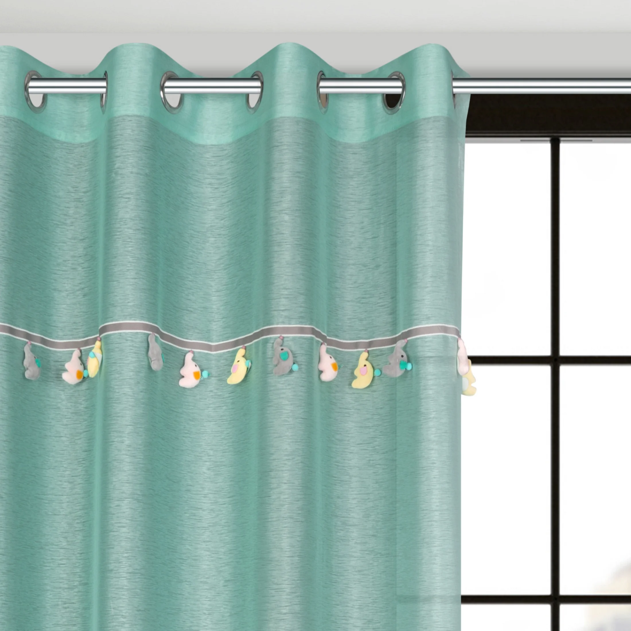 Firana miętowa z etaminy zdobiona taśmą dekoracyjną z wiszącymi trójwymiarowymi słonikami 140x250 cm przelotka KIDS | eurofirany