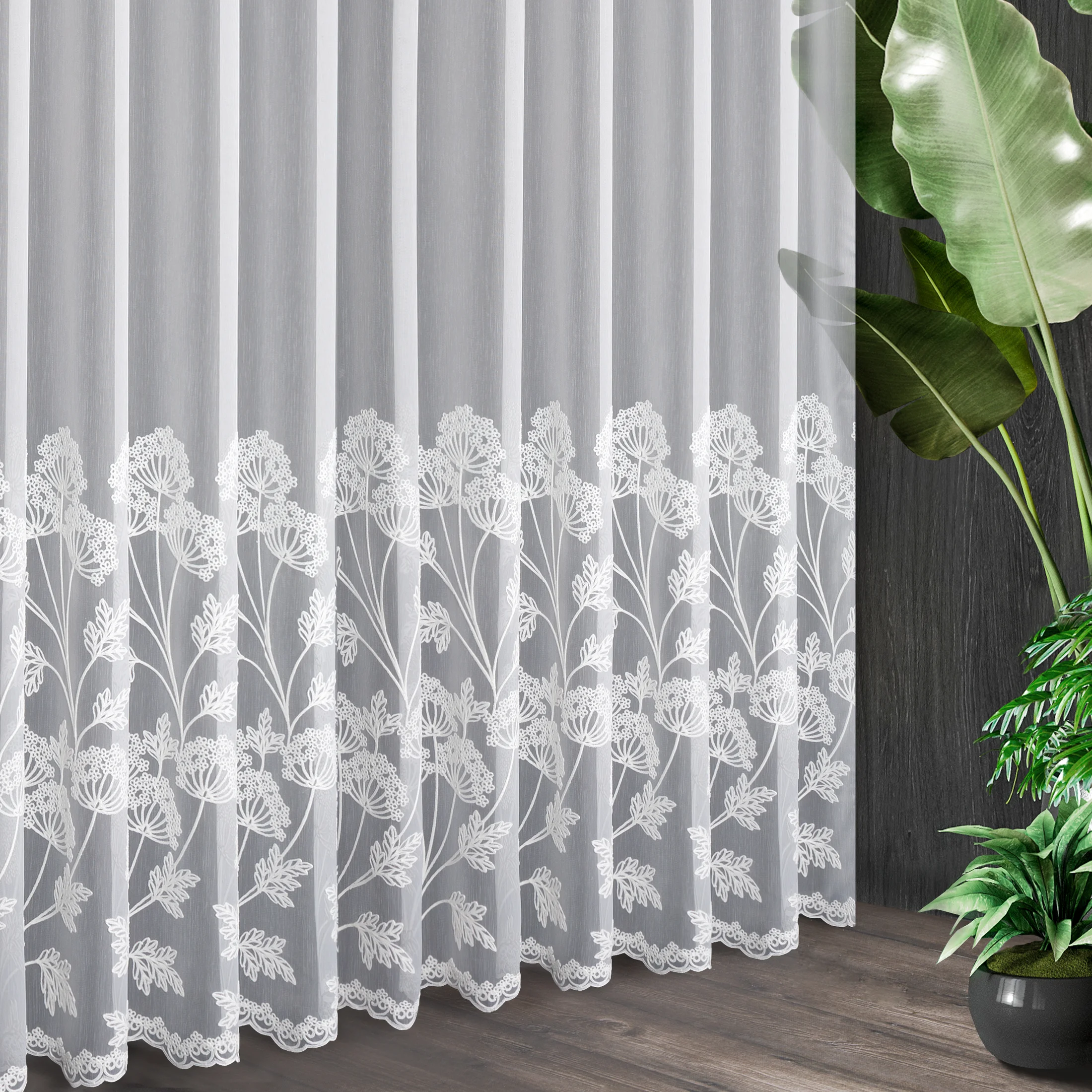 Tkanina firanowa aden haftowana w kwiatowy wzór