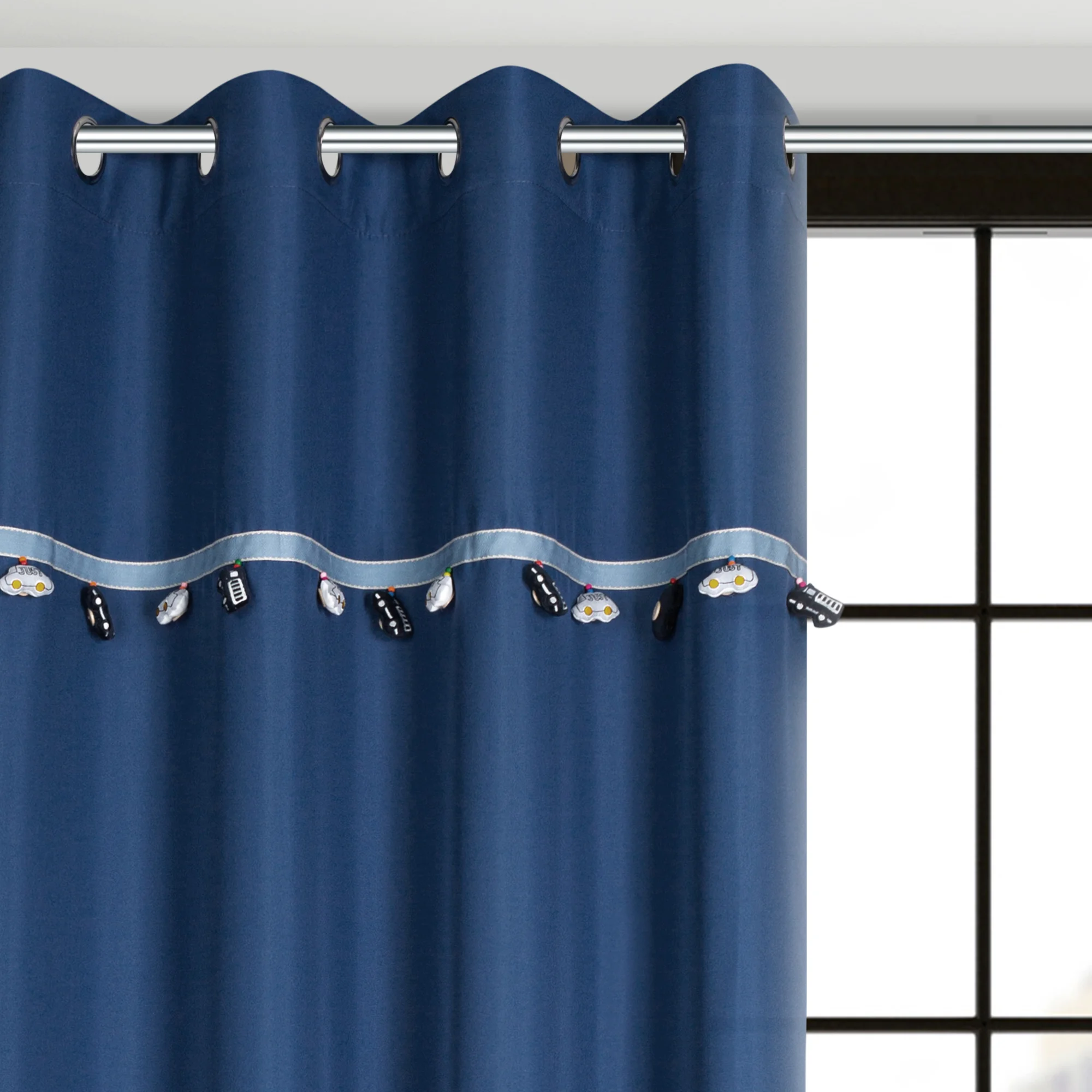 Zasłona ciemnoniebieska z aplikacją w samochody z welwetu 140x250 cm przelotka - CAR | eurofirany