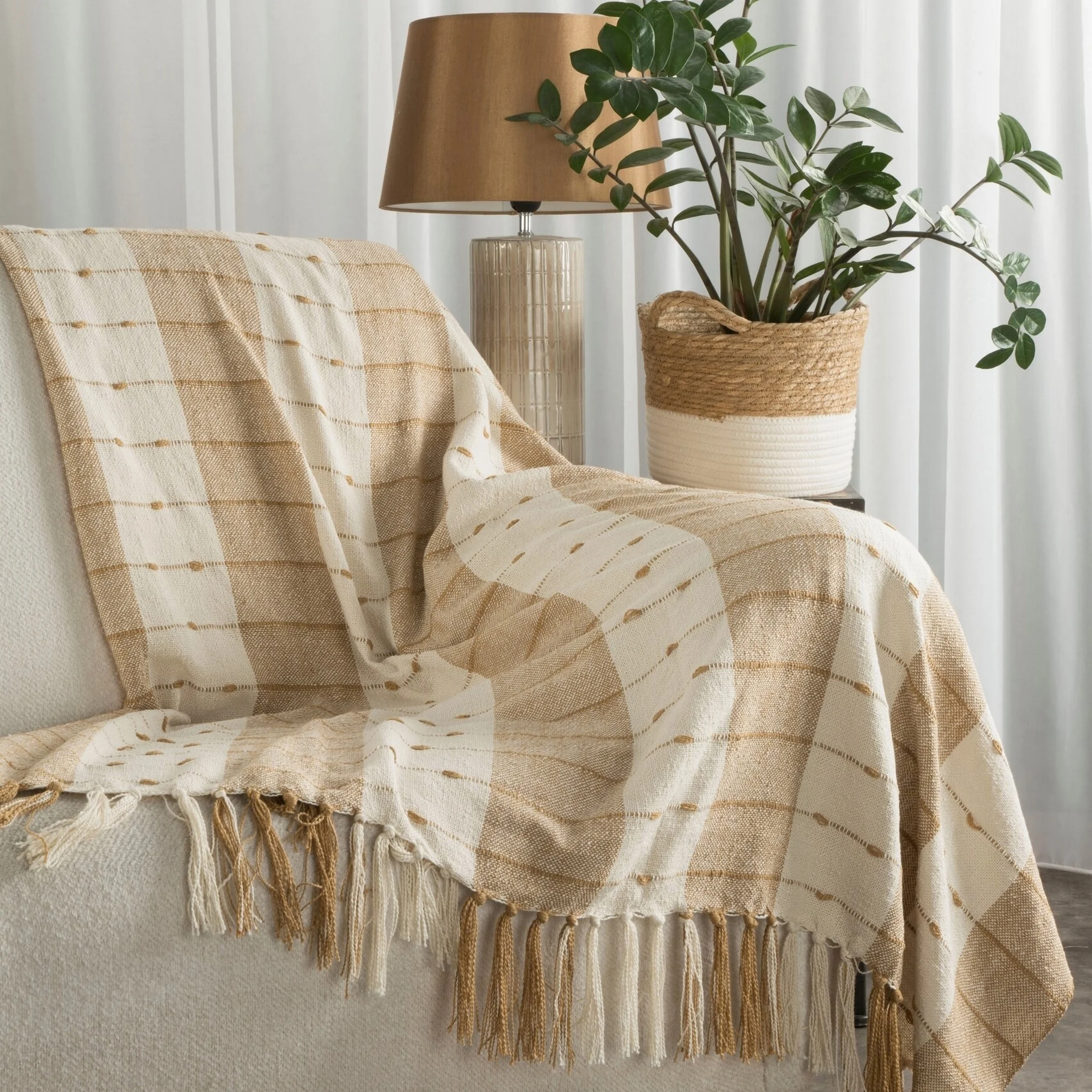 Koc 130x170 cm miodowo, kremowy w krate zdobiony frędzlami ERIE kolekcja FIORE | eurofirany