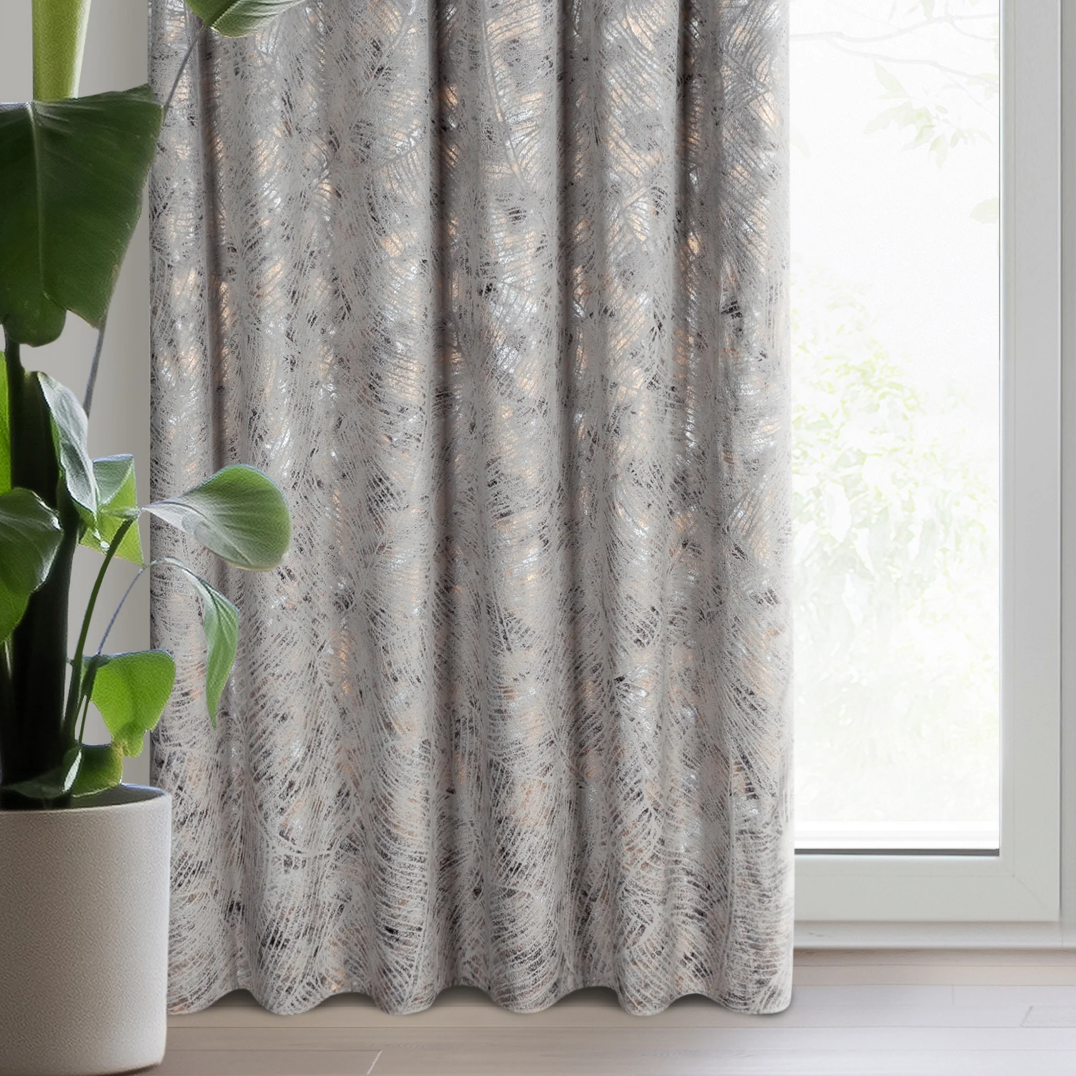 Zasłona stalowo, szampańska ze wzorem liści bananowca z miękkiego welwetu 135x270 cm taśma - TULIA | eurofirany