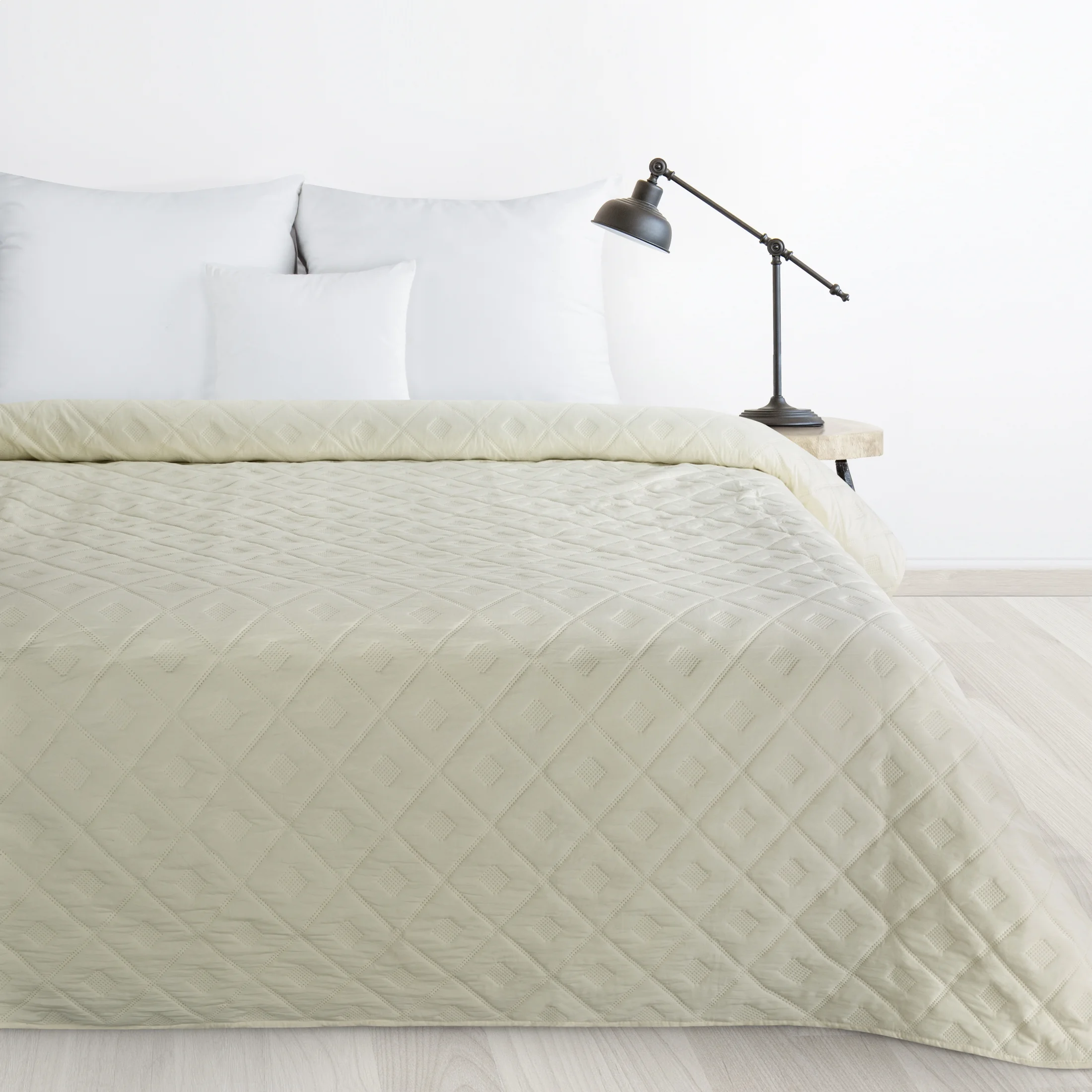 Narzuta kremowa 200x220 cm z geometrycznym wzorem wykonana techniką hot press ALARA 6 Design 91 | eurofirany