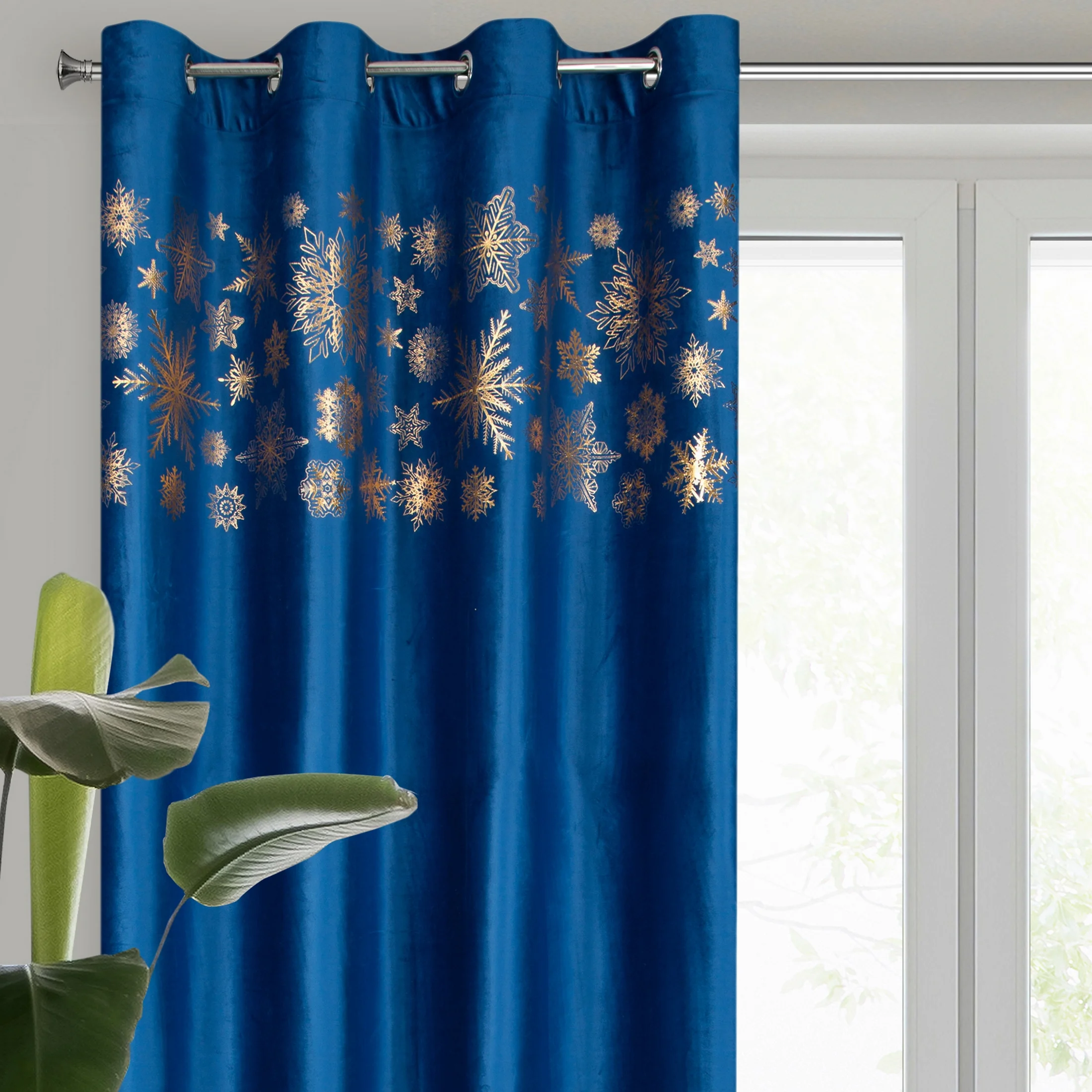 Zasłona granatowo, złota zdobiona świątecznymi śnieżynkami 140x250 cm przelotka - ASTRA |