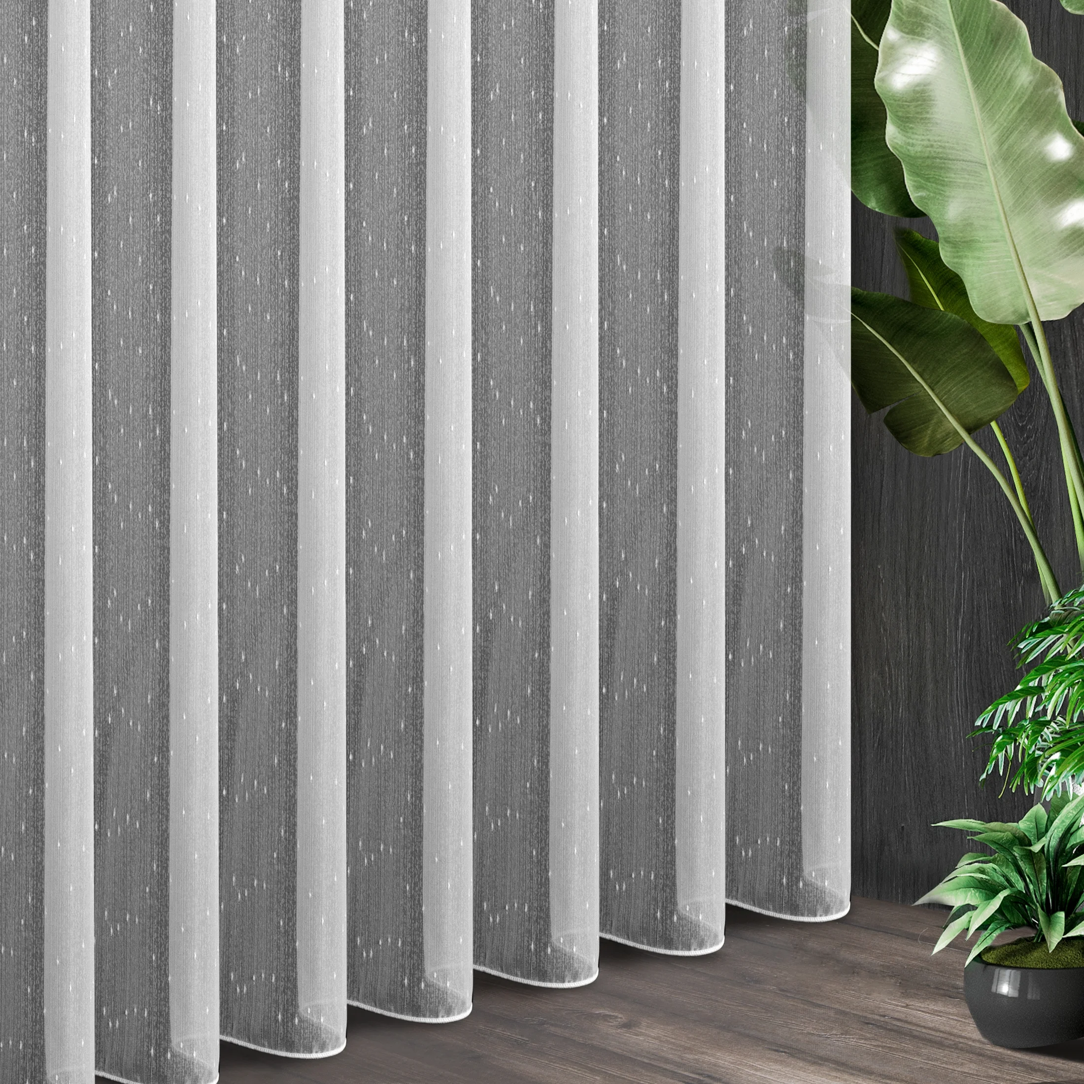 Tkanina firanowa matowa siateczka z subtelnym efektem deszczyku zakończona szwem obciążającym