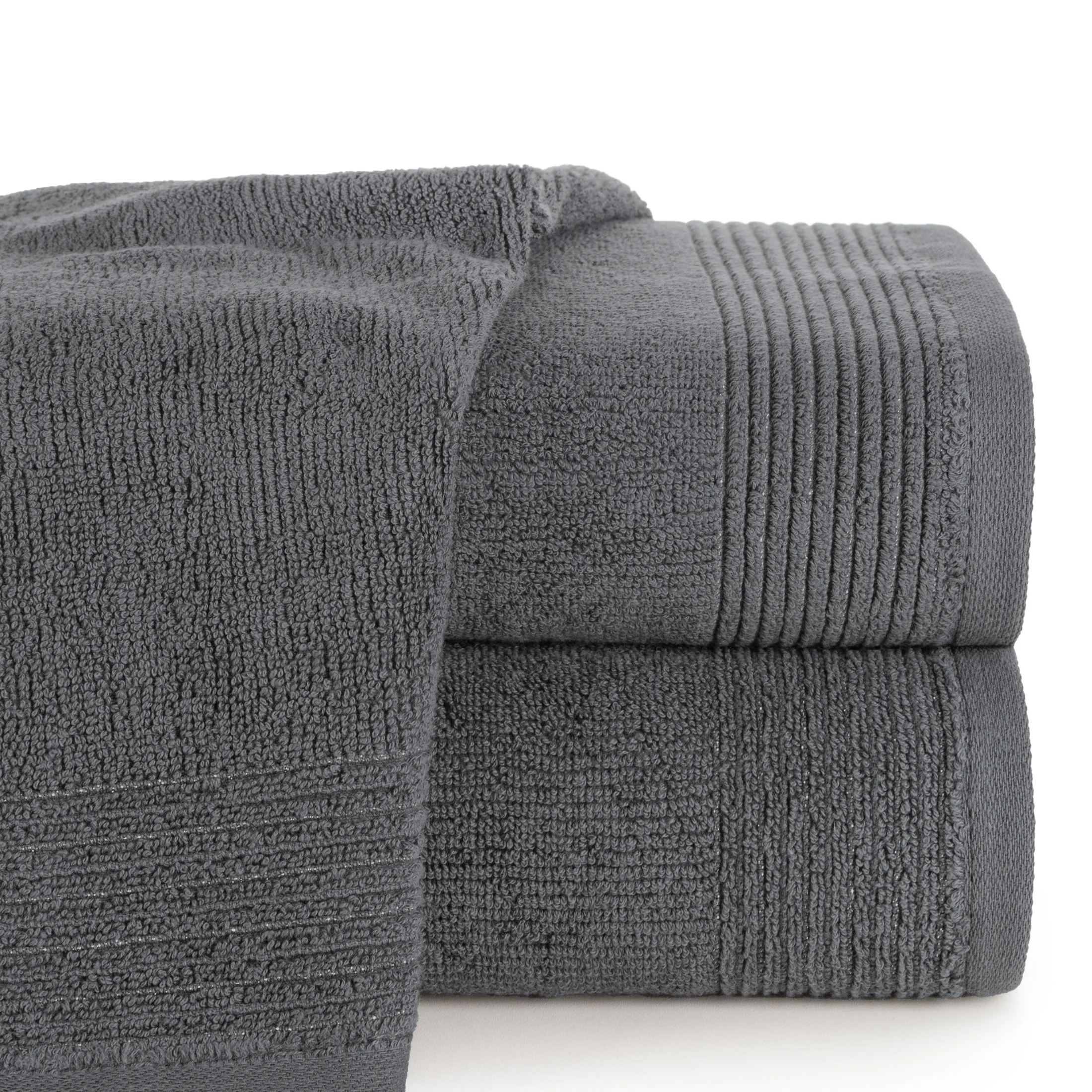 Ręcznik kąpielowy 70x140 cm bawełniany kolor stalowy zdobiony błyszczącą bordiurą 500 g/m2 LARI