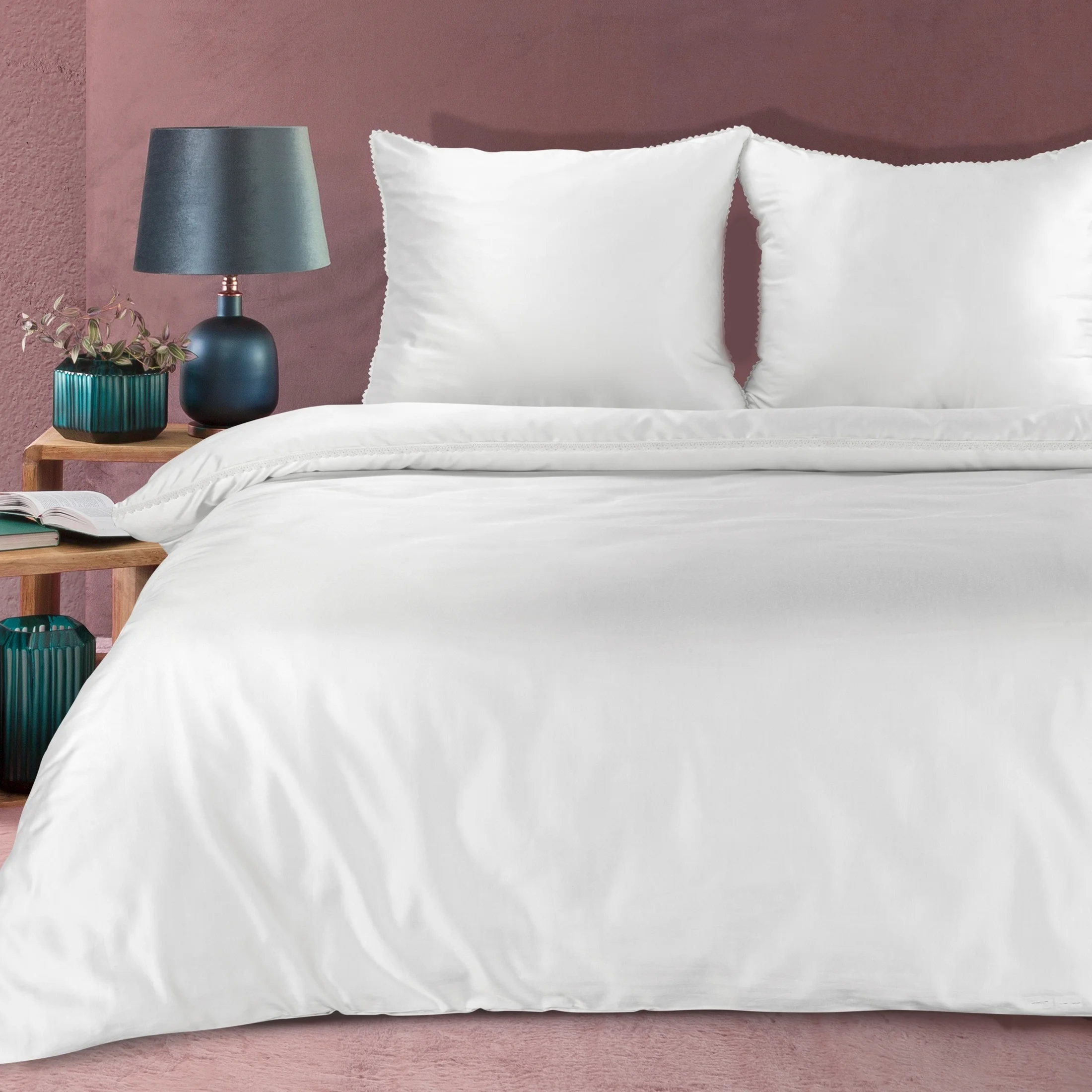 Pościel 220x200 cm z makosatyny bawełnianej kolor biały zdobiona subtelną koronką DIVA 20 |