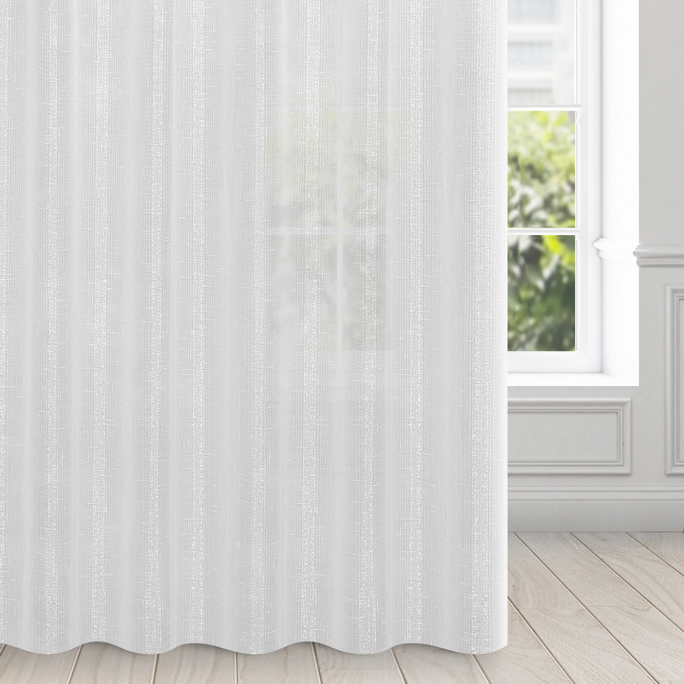 Firana biała w pionowe pasy z tkaniny przeplatanej srebrną nicią 290x250 cm przelotka EMMA | eurofirany