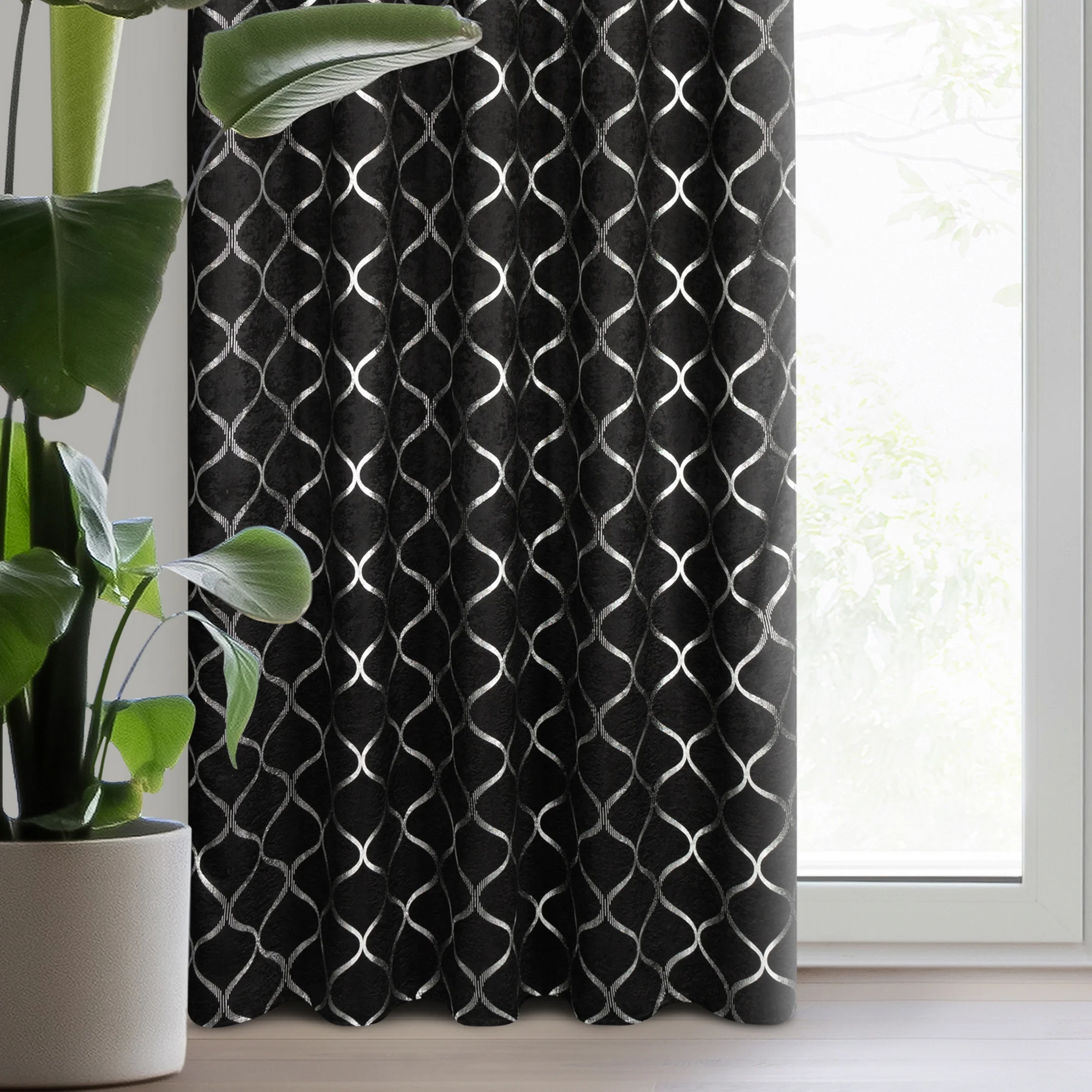 Zasłona czarno, srebrzysta zaciemniająca 140x270 cm taśma - MILI | eurofirany