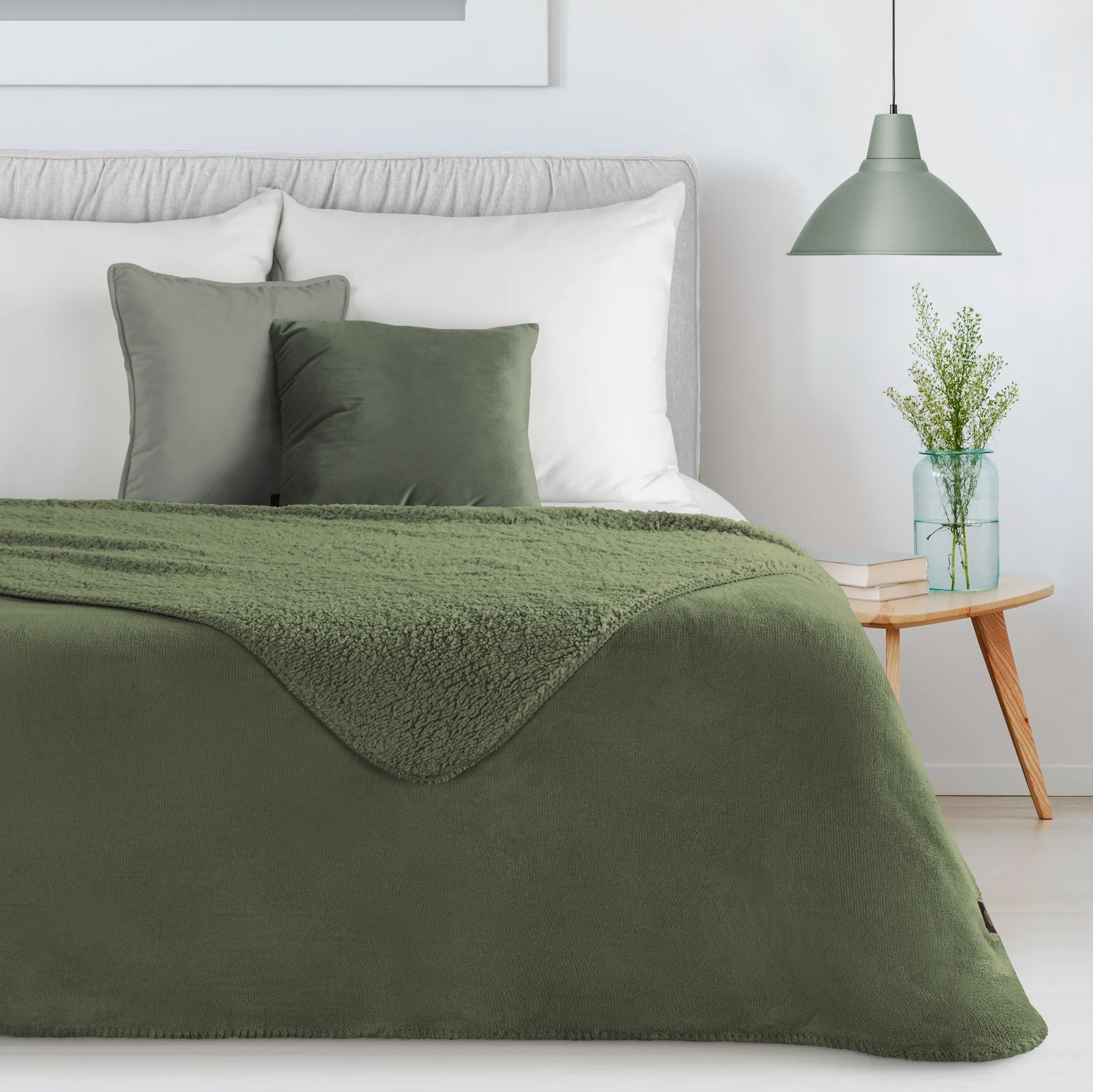 Koc 200x220 oliwkowy z miękkiego polaru ze strukturą baranka TEDY Eurofirany Premium | eurofirany