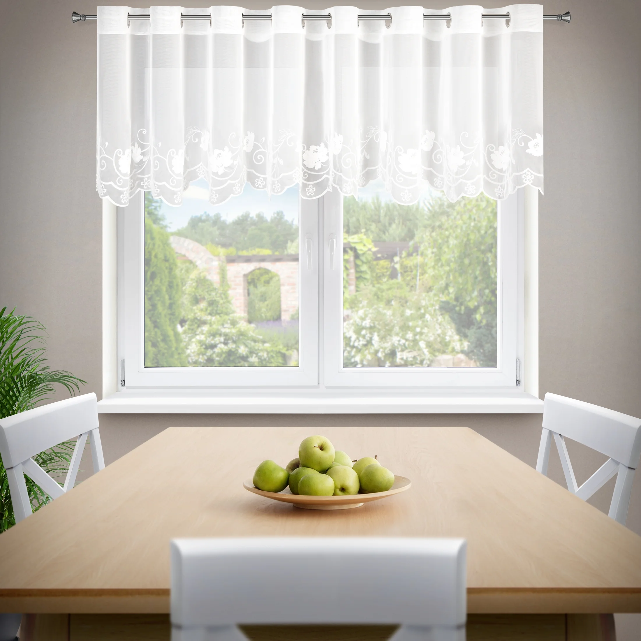 Firana biała z drobnej siateczki zdobiona subtelnym haftem 350x70 cm przelotki - LETI