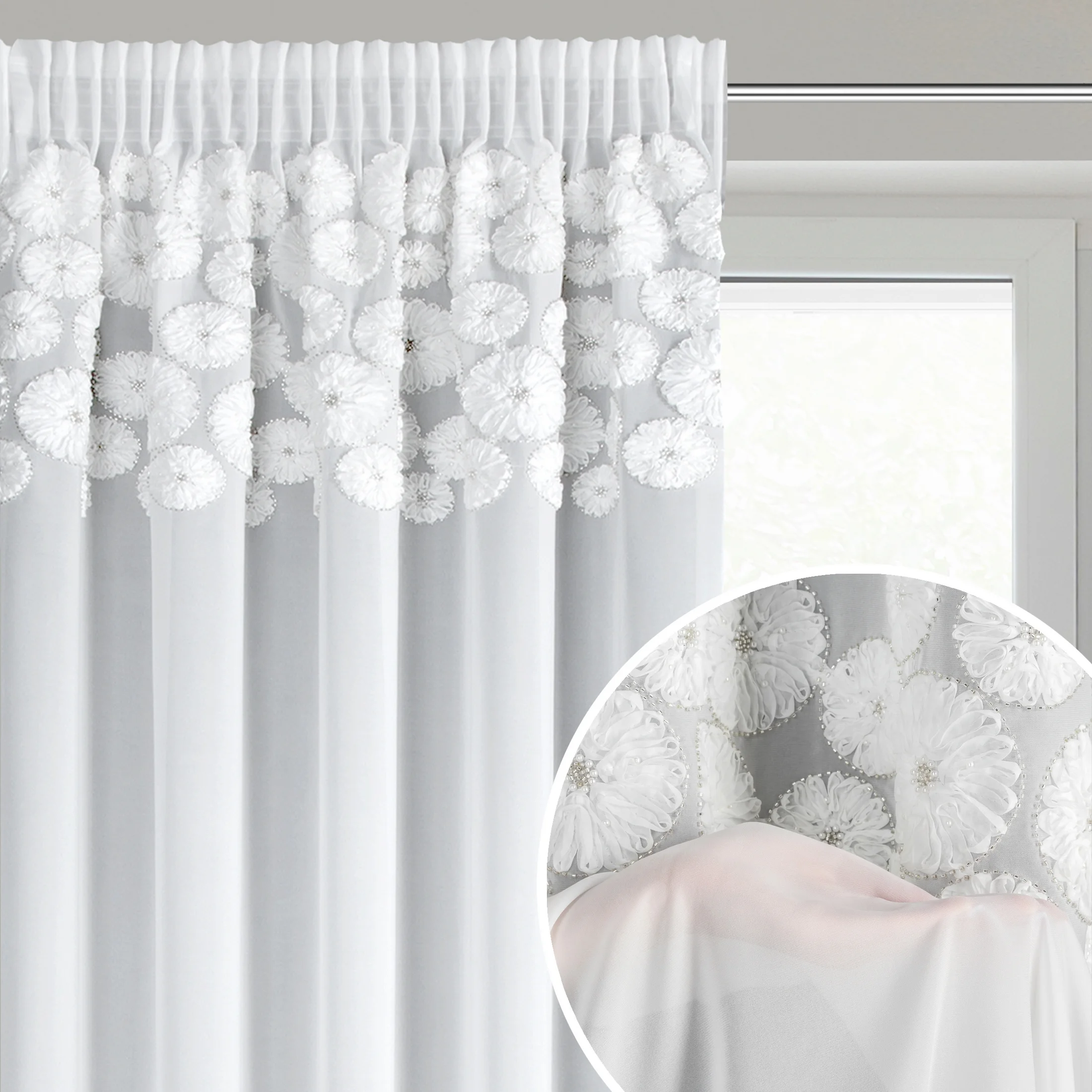 Firana biała z szyfonu zdobiona aplikacją 3D w kwiaty z perełkami 140x270 cm taśma - GISELA | eurofirany