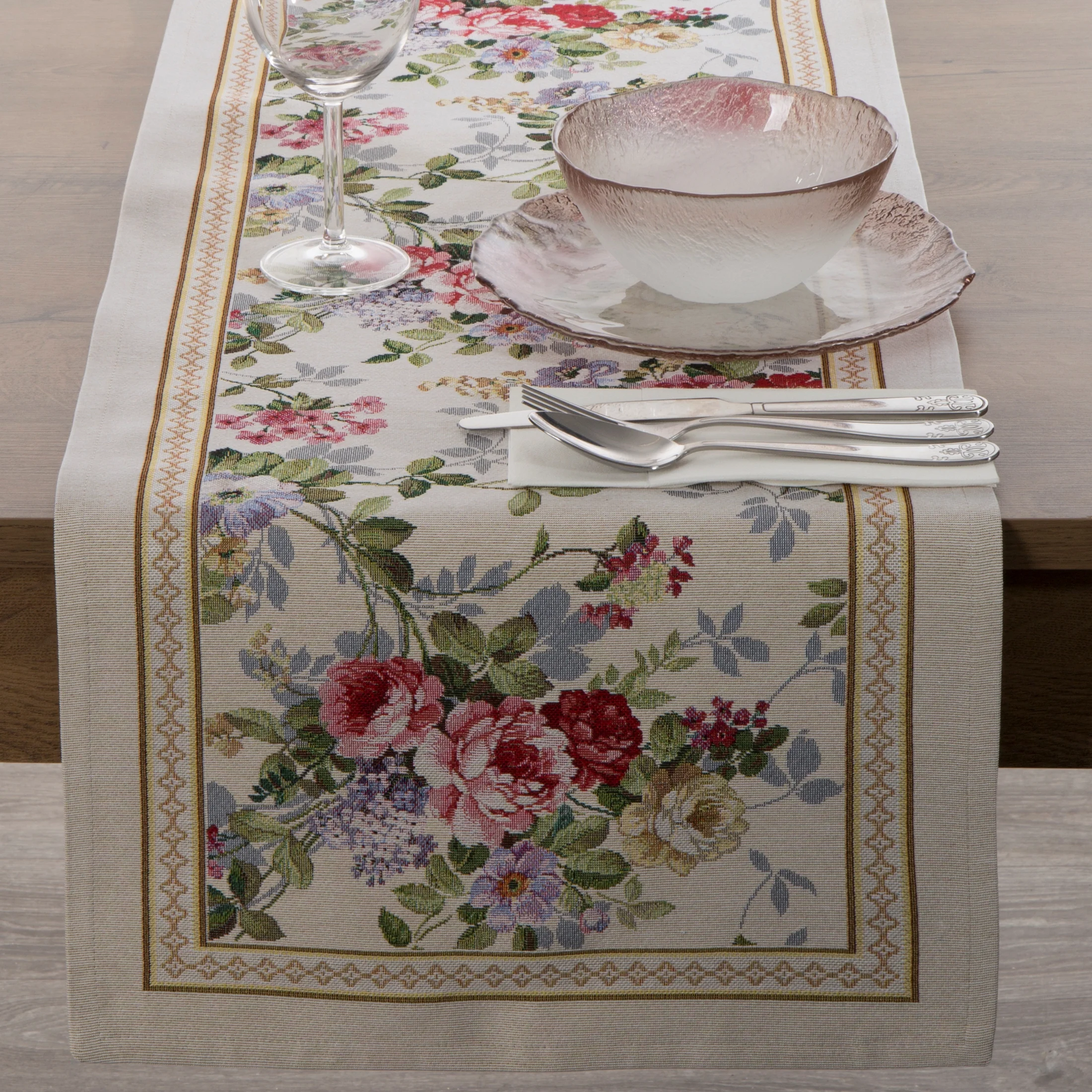 Bieżnik na stół 40x100 cm naturalno, różowy gobelinowy zdobiony motywem kwiatów