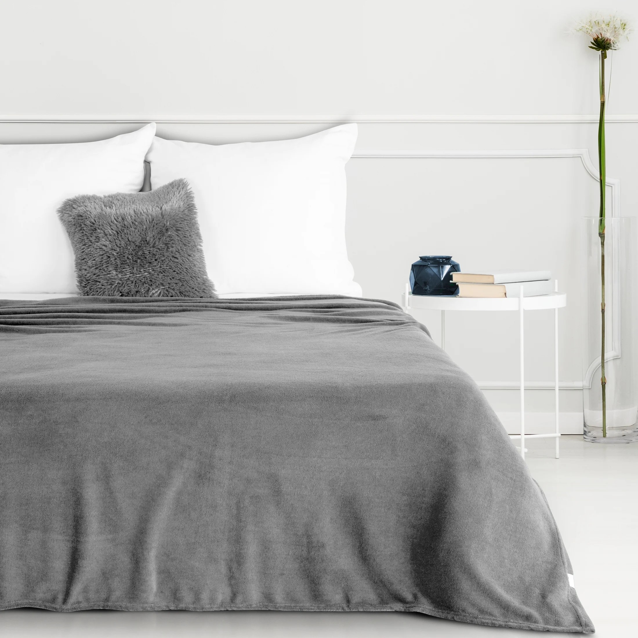 Koc 150x200 cm srebrny miękki i delikatny w dotyku jednokolorowy koc SIMPLE 1 | eurofirany