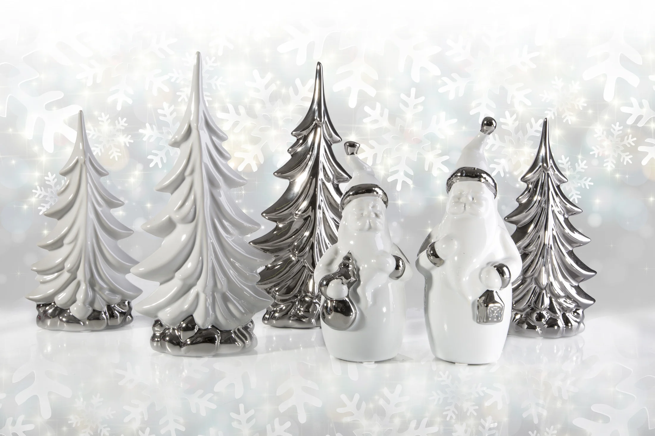 Ceramiczna figurka świąteczna SANTA Mikołaj ze srebrnymi elementami