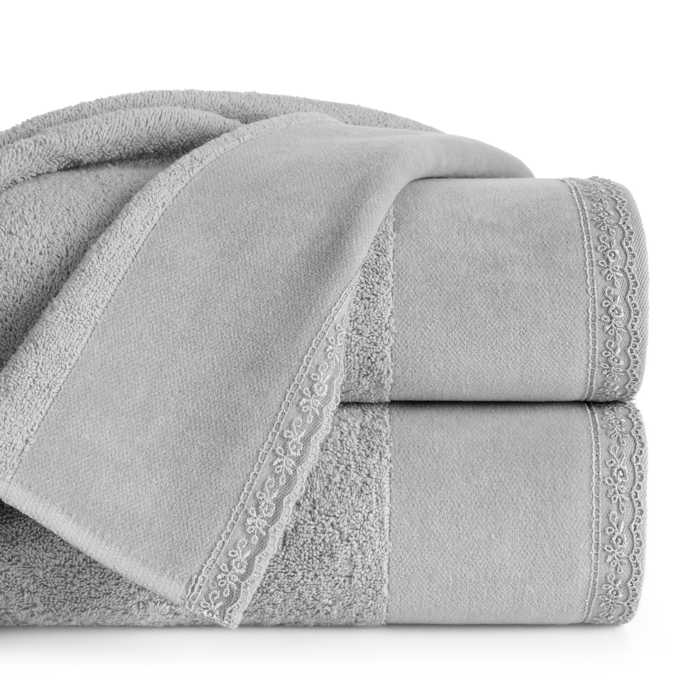 Ręcznik kąpielowy 70x140 cm bawełniany kolor srebrny z koronkową bordiurą 500 g/m2 EMI
