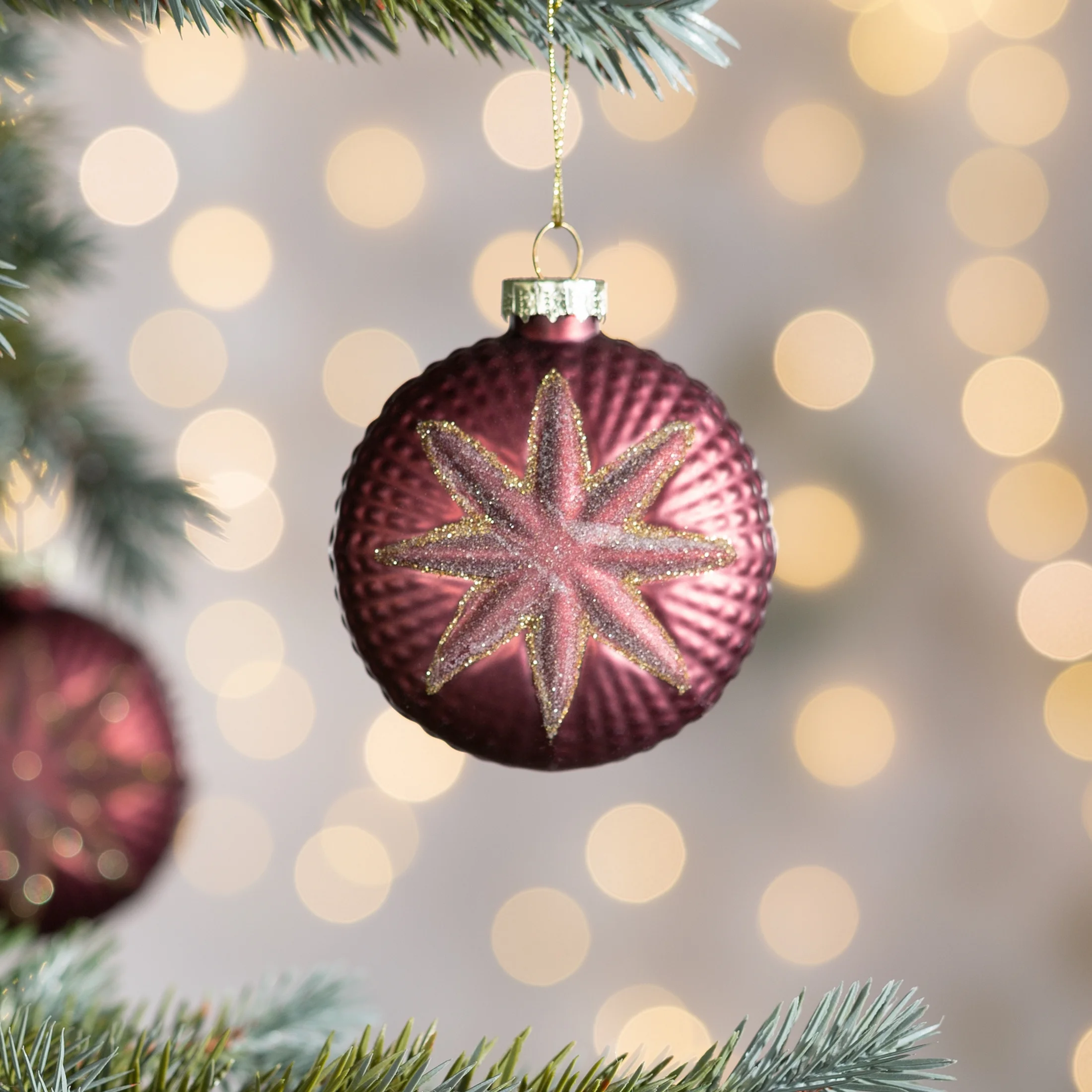 Szklana bombka-medalion ręcznie zdobiona | eurofirany