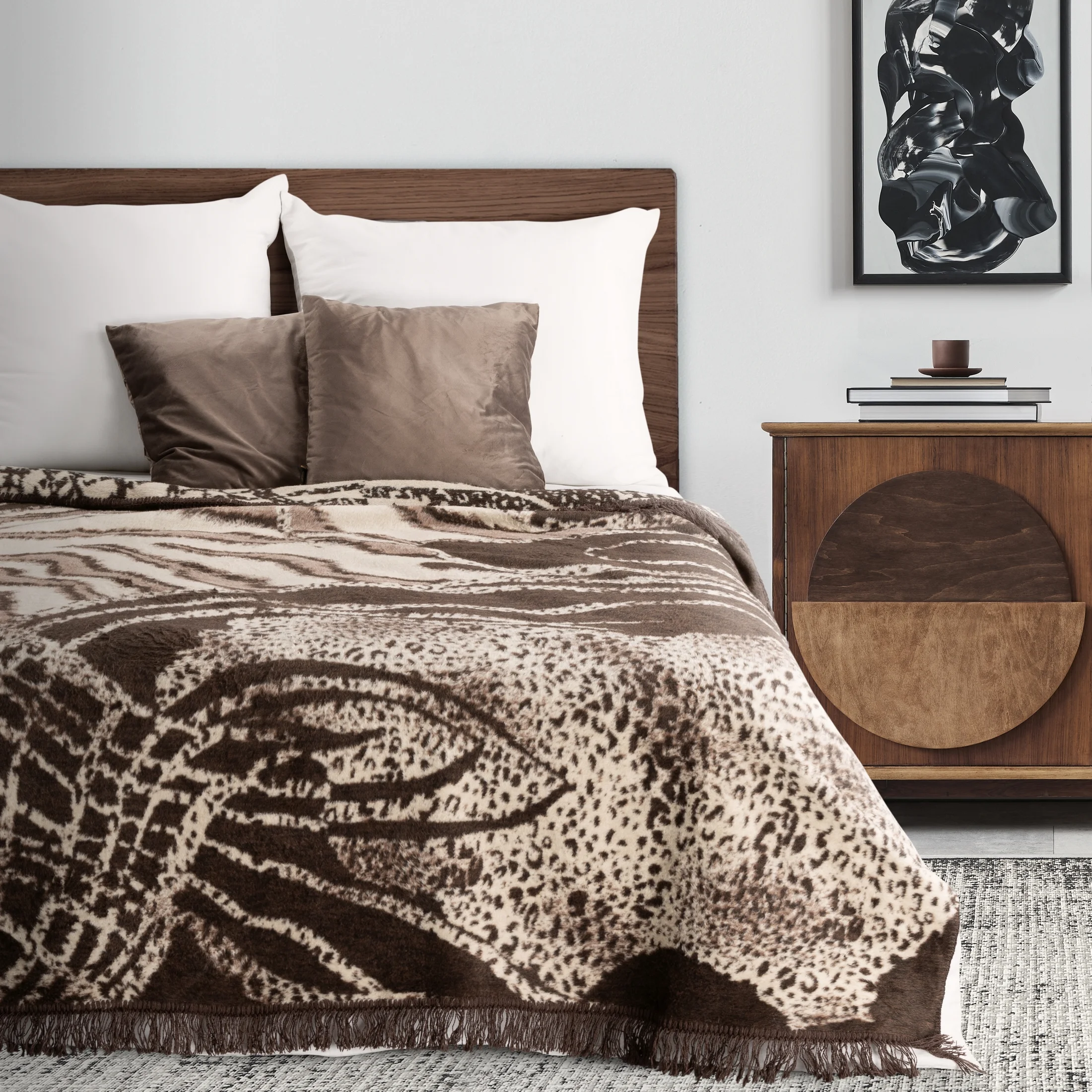 Koc bawełniano-akrylowy 220x240 cm brązowo, kremowy z designerskim wzorem zakończony frędzlami AKRYL Eva Minge | eurofirany