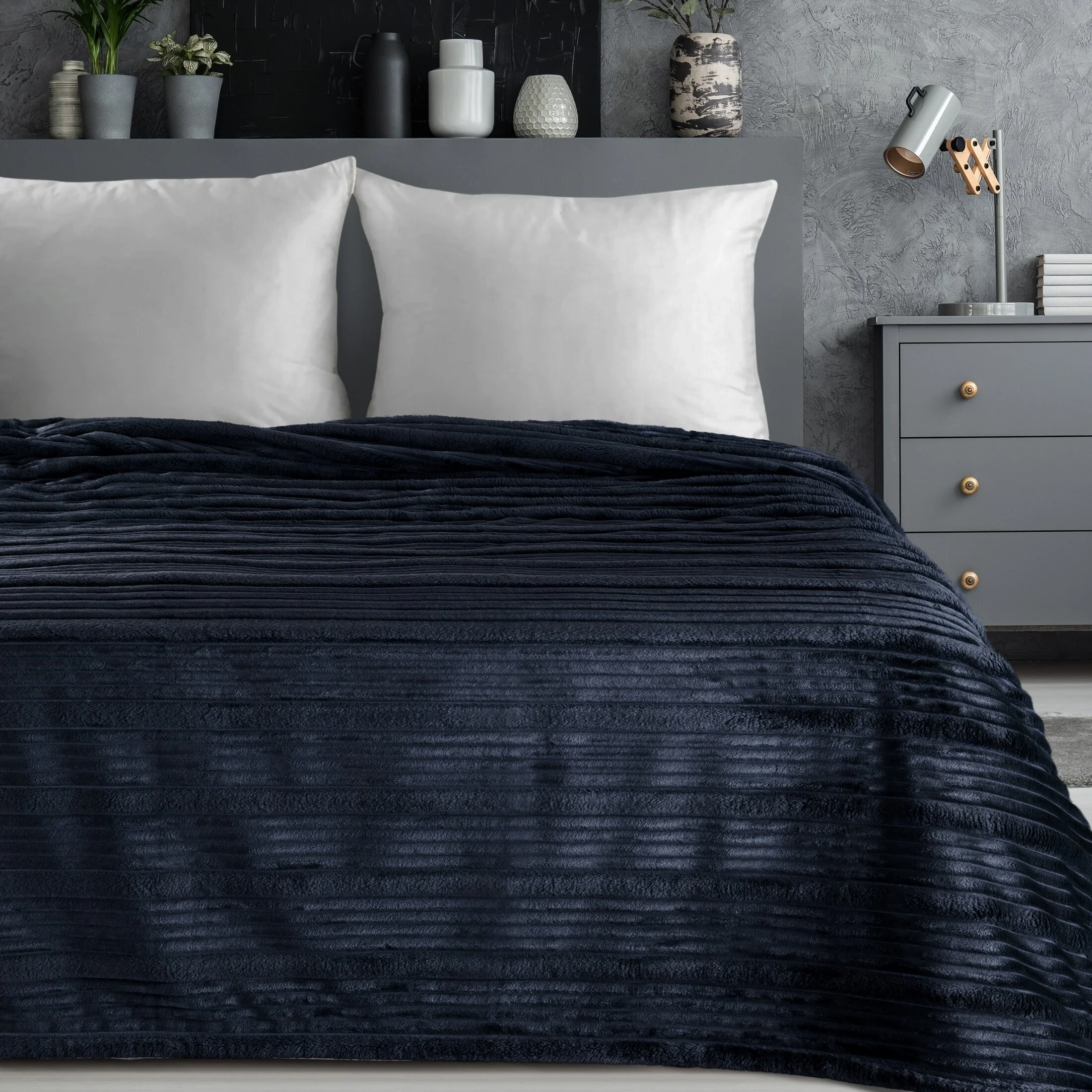 Koc 150x200 cm granatowy, typu flano z wzorem 3D NINA