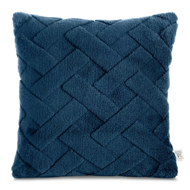 Poszewka na poduszkę 45x45 cm granatowa z miękkiego pluszu zdobiona wypukłym wzorem CARO DESIGN 91