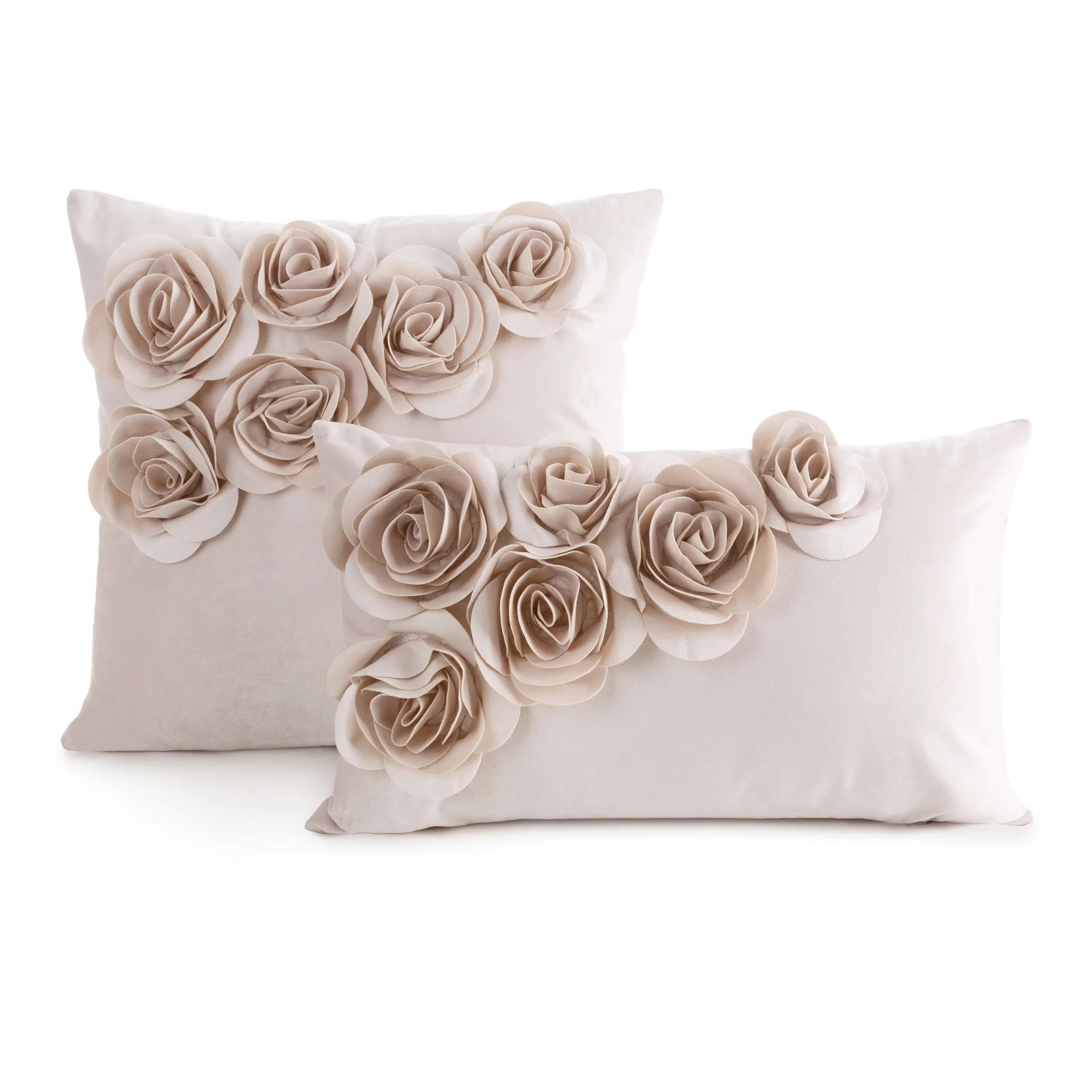 Poszewka na poduszkę 30 x 50 cm z welwetu kolor pudrowy zdobiona w róże 3D