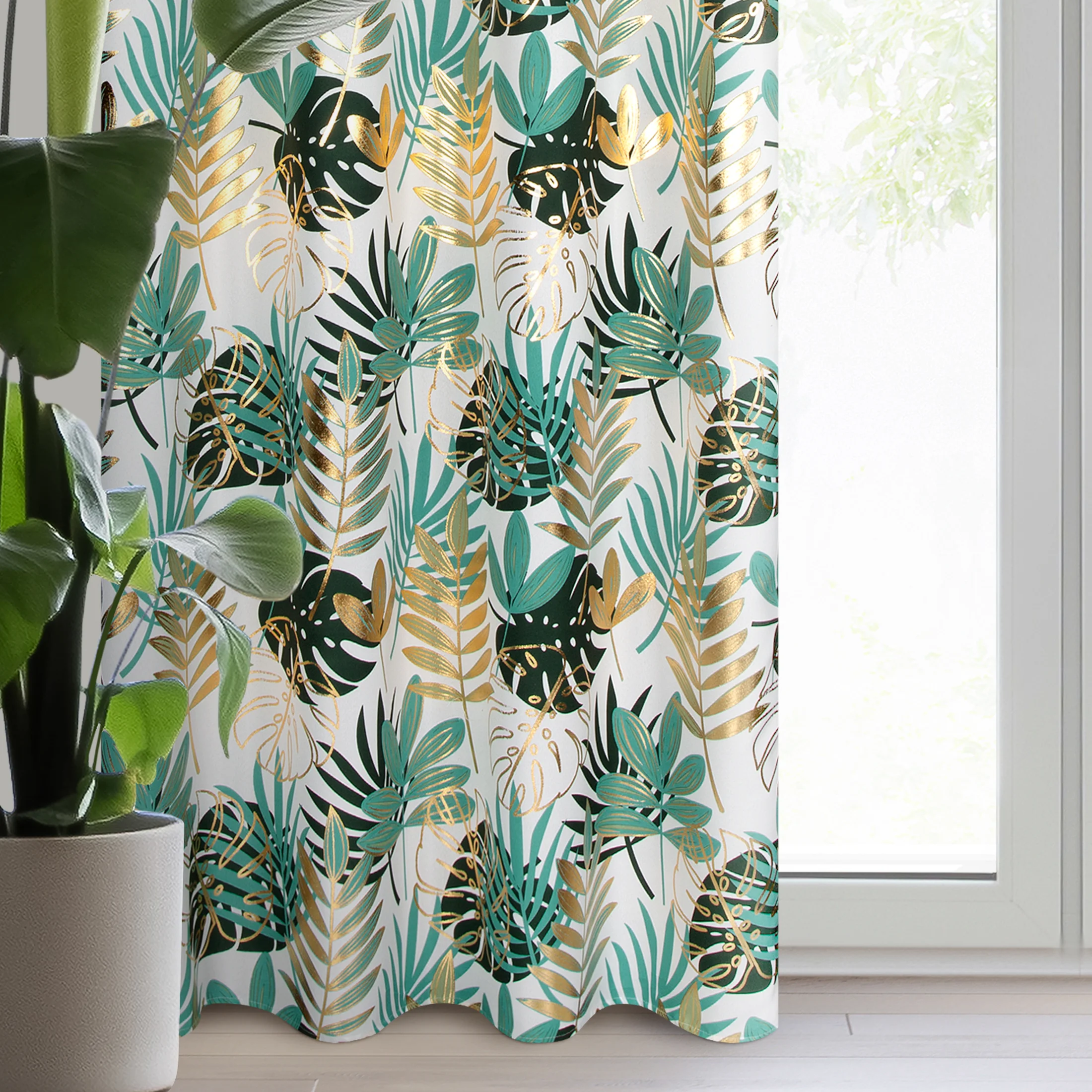 Zasłona biało, zielona zdobiona egzotycznym nadrukiem z tkaniny typu oxford 140x250 cm przelotka MALTA | eurofirany