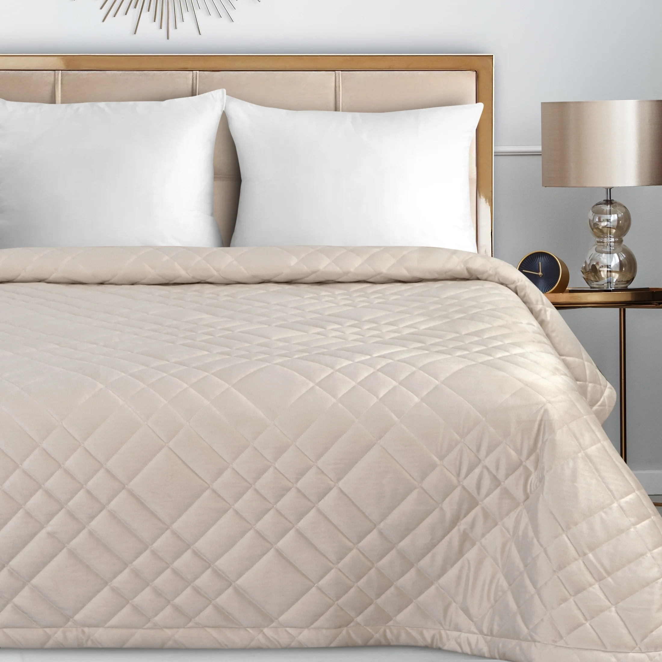 Narzuta welwetowa kremowa 200x220 cm z geometrycznym przeszyciem RIA 6 | eurofirany