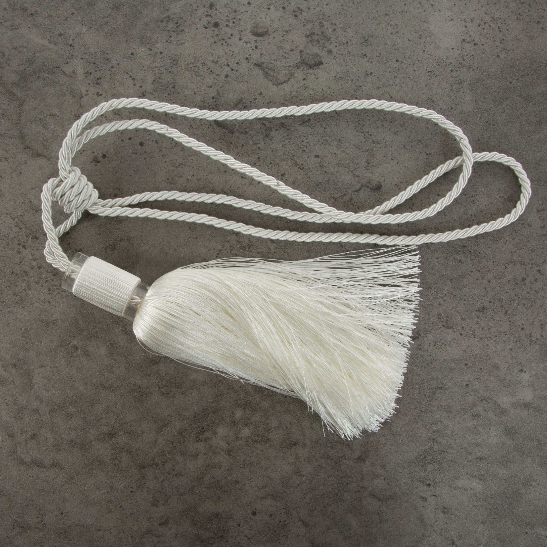 Dekoracyjny sznur do zasłon MILA z puszystym chwostem