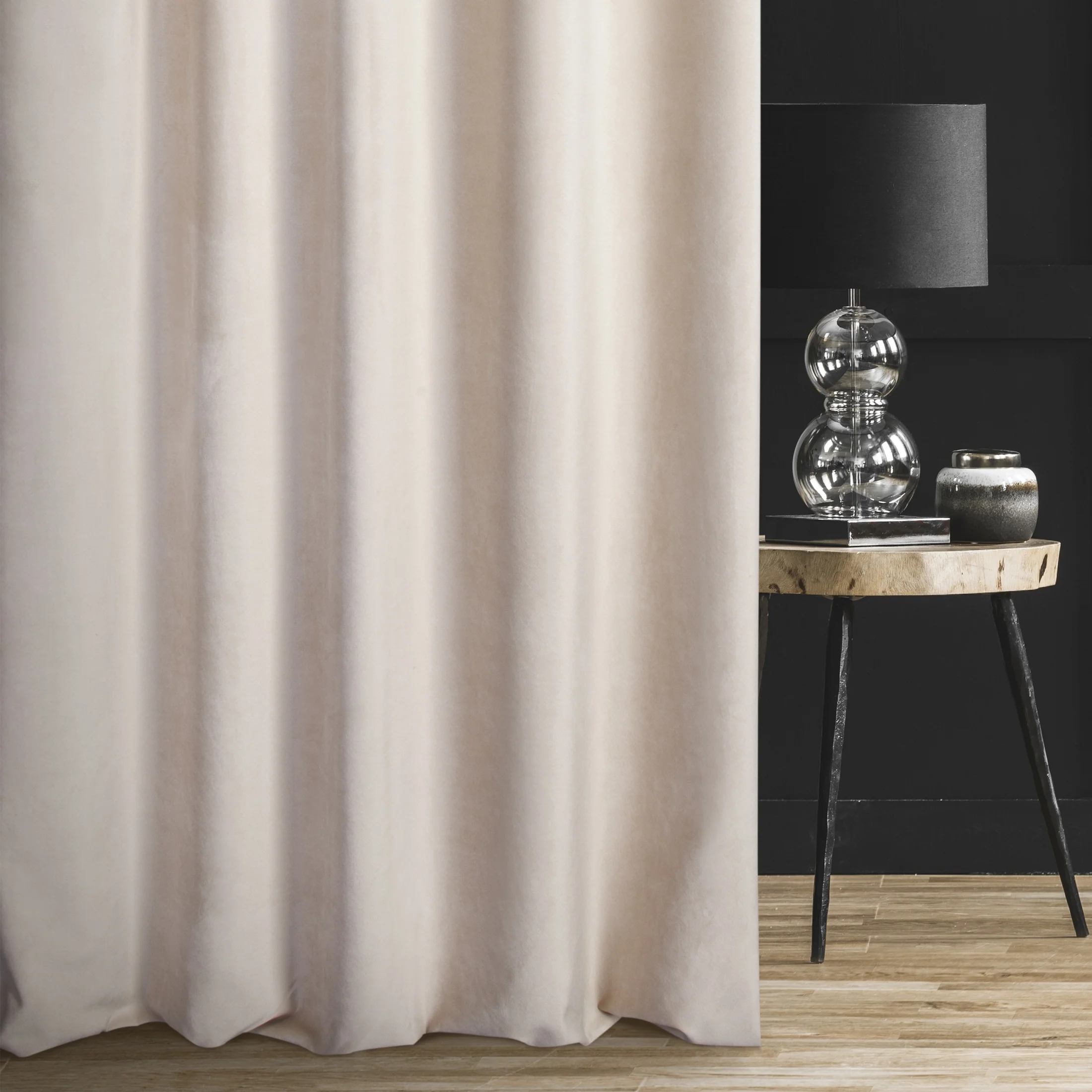 Tkanina zasłonowa gruby, miękki welwet o matowym wykończeniu z kolekcji Eva Minge z kolekcji Pierre Cardin