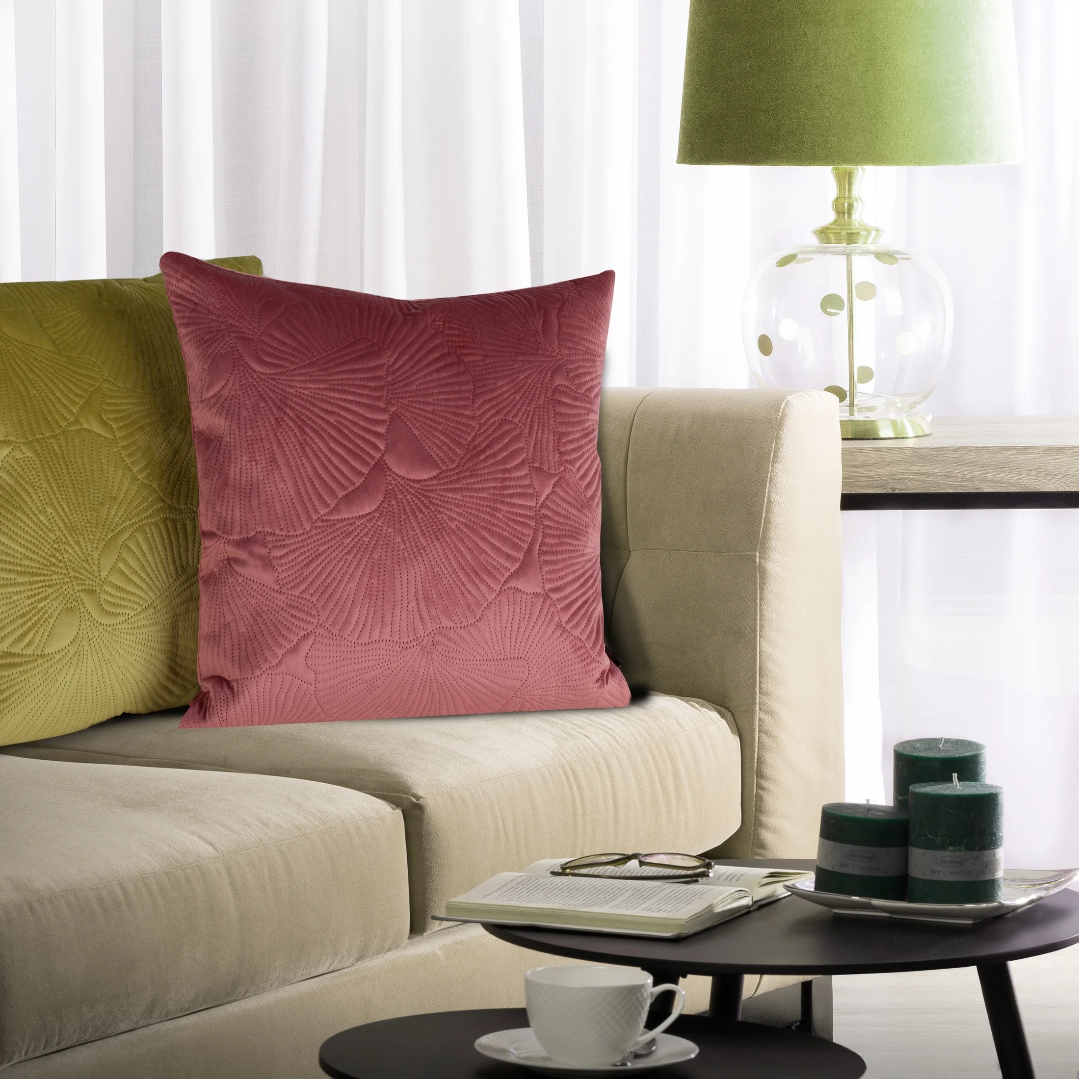 Poszewka na poduszkę 45x45 cm welwetowa kolor bordowy z wytłaczanym wzorem liści miłorzębu VELVET 58 Eurofirany Premium