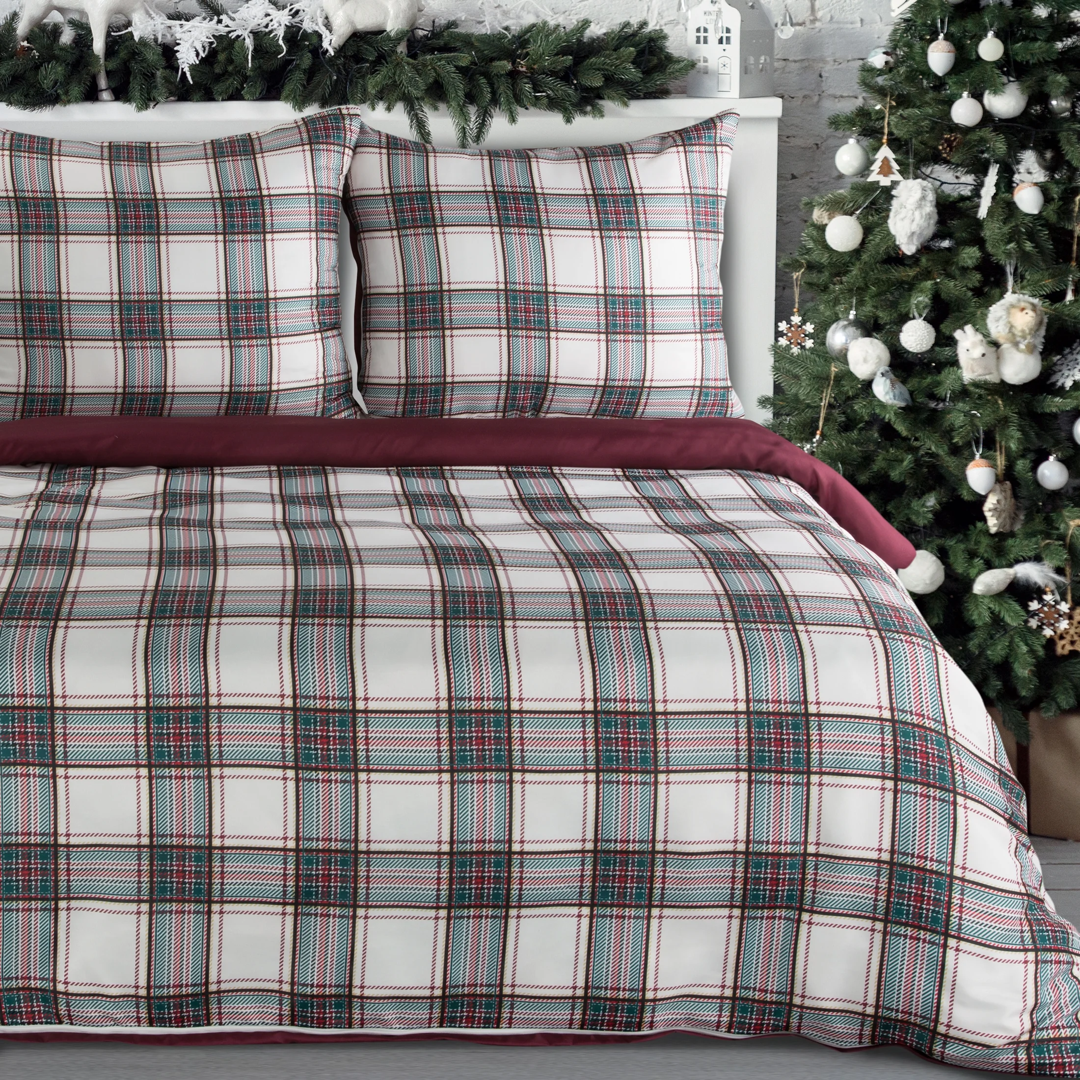 Pościel świąteczna 220x200 cm kolor biały, bordowy z nadrukiem kraty AARON | eurofirany