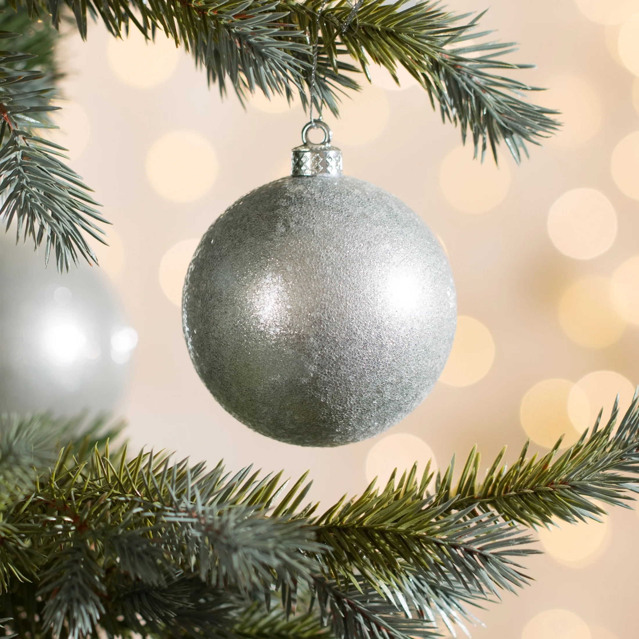 Bombka choinkowa o mrożonej powierzchni | eurofirany