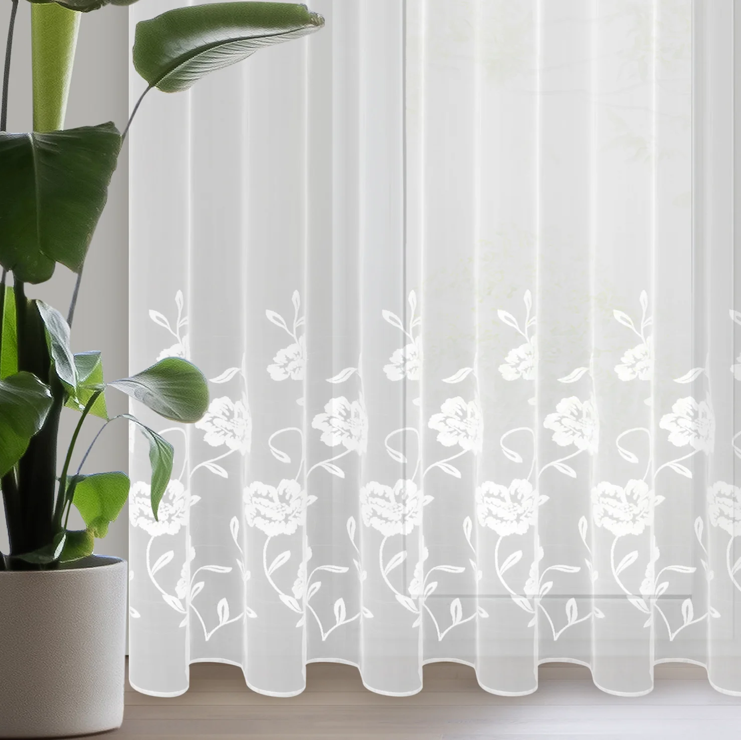 Firana biała z drobnej siateczki zdobiona haftowanymi kwiatami 350x250 cm przelotka NATALI | eurofirany