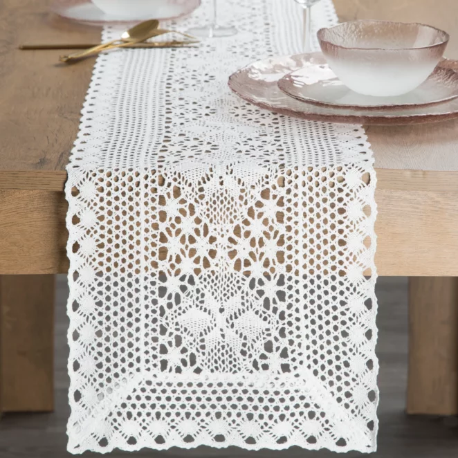 Bieżnik na stół 32x140 cm biały ażurowy MEGGY w stylu boho
