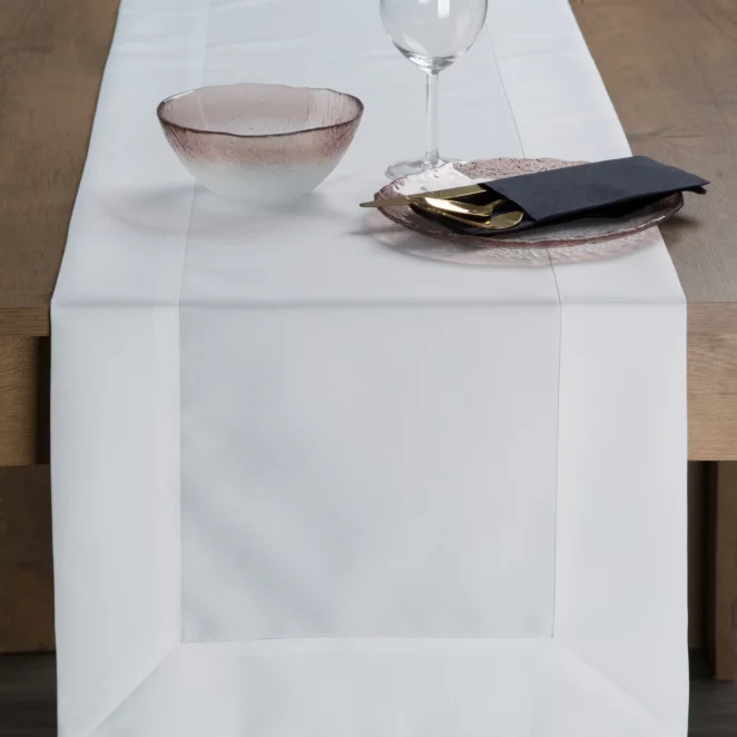 Bieżnik na stół 40x180 cm biały zdobiony kantą - LUCY