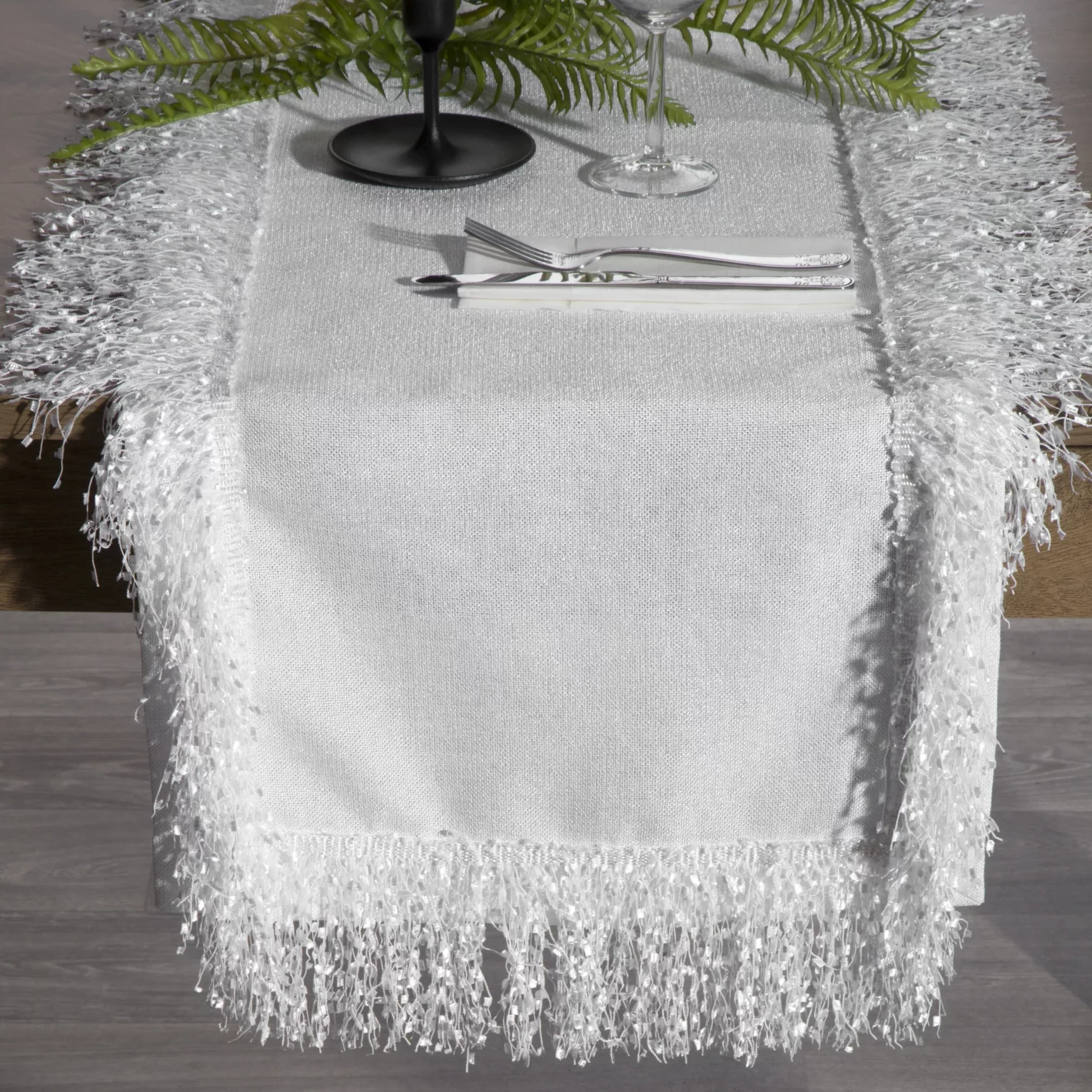 Bieżnik na stół biały 40x140 cm TINA zdobiony puszystymi frędzlami EUROFIRANY PREMIUM