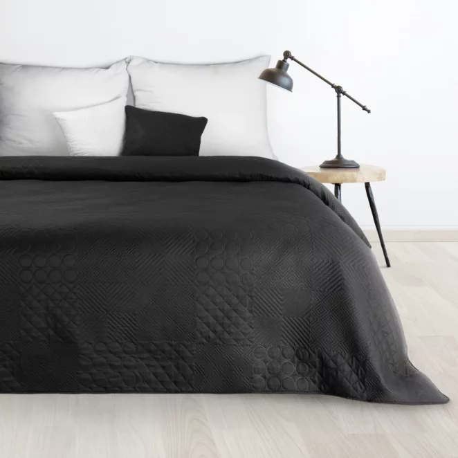 Narzuta czarna 170x210 cm z patchworkowym motywem wytłaczanym techniką hot press BONI 5 Design 91