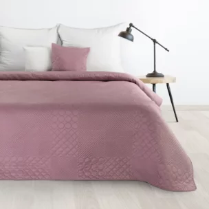 Narzuta różowa 170x210 cm z patchworkowym motywem wytłaczanym techniką hot press BONI 5 Design 91