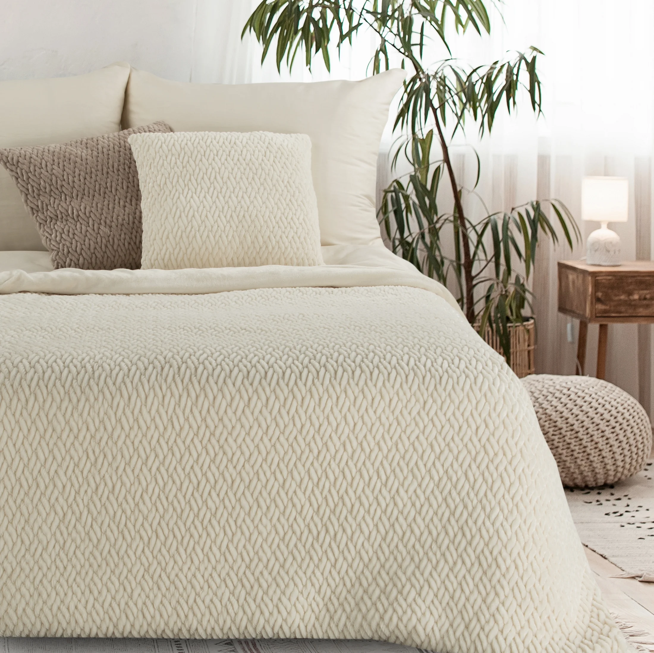 Koc 130x160 cm kremowy z widocznym plecionym splotem KAYLA | eurofirany