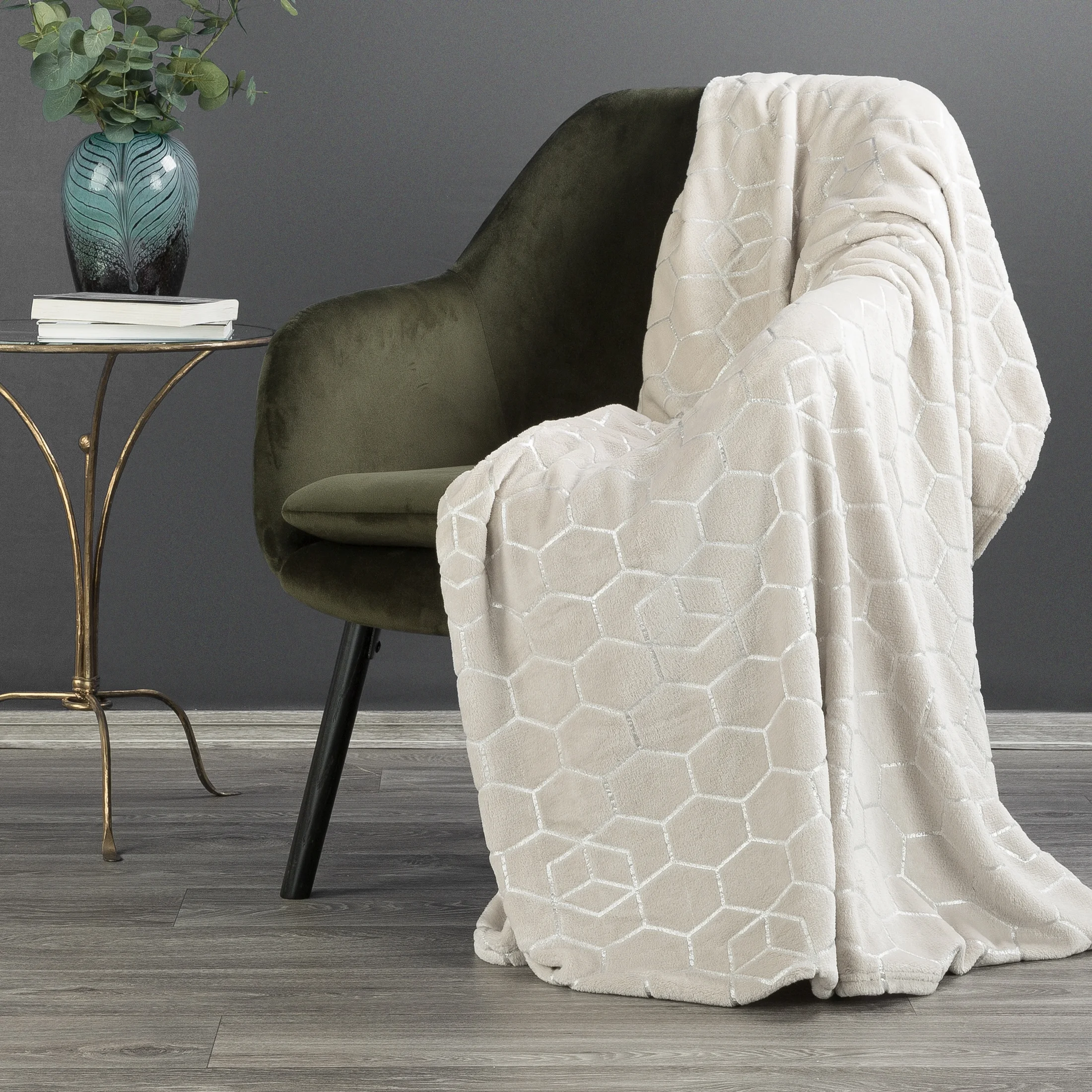 Koc 150x200 cm kremowy z geometrycznym nadrukiem MALIBU | 