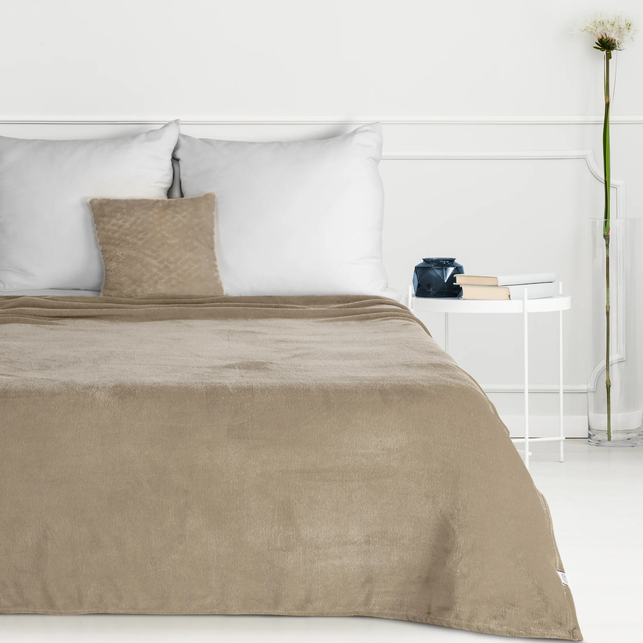 Koc 150x200 cm beżowy miękki i delikatny w dotyku jednokolorowy koc SIMPLE 1 | eurofirany