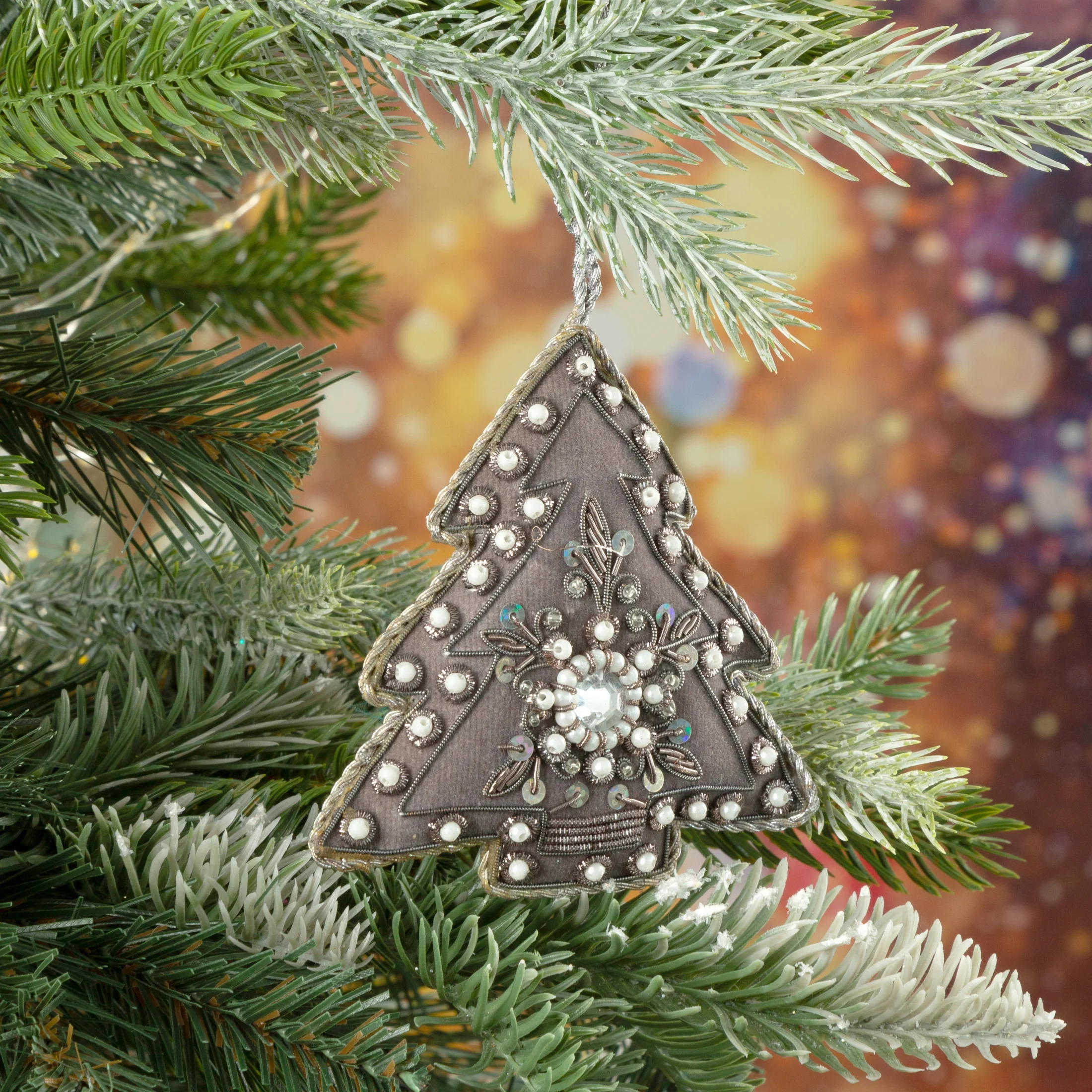 Ozdoba na choinkę CHOINKA zdobiona koralikami i ozdobnym sznurem | eurofirany