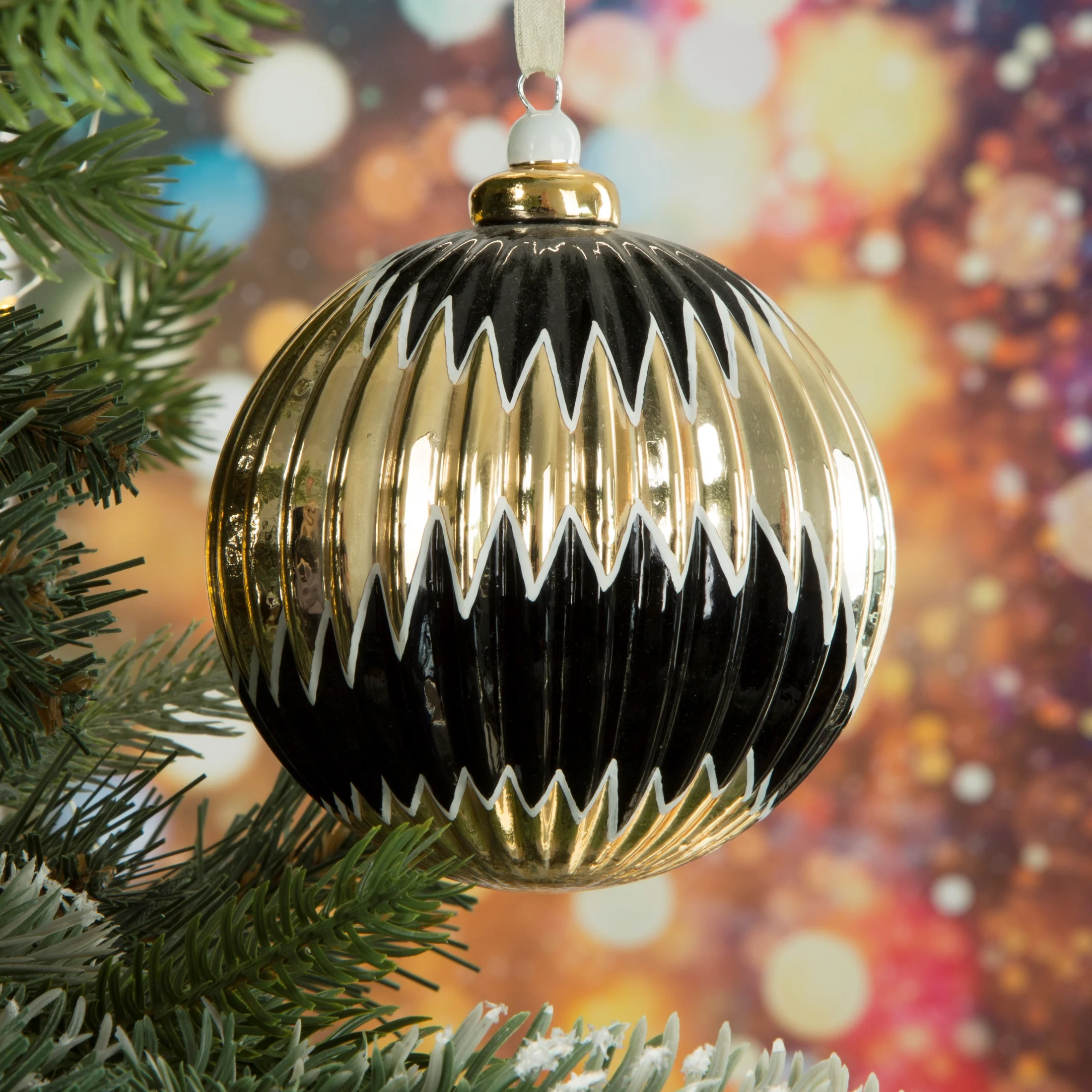 Szklana bombka choinkowa ręcznie zdobiona | eurofirany