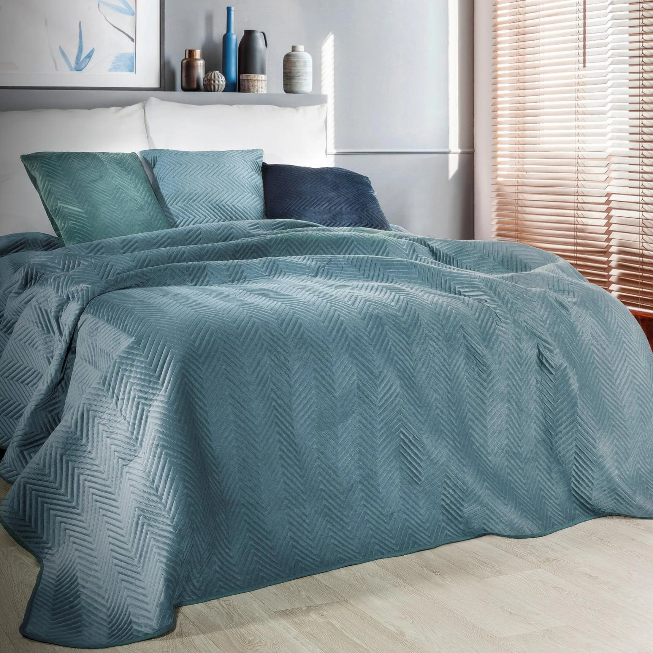 Narzuta welwetowa niebieska 200x220 cm pikowana w jodełkę metodą hot press SOFIA Eurofirany Premium |