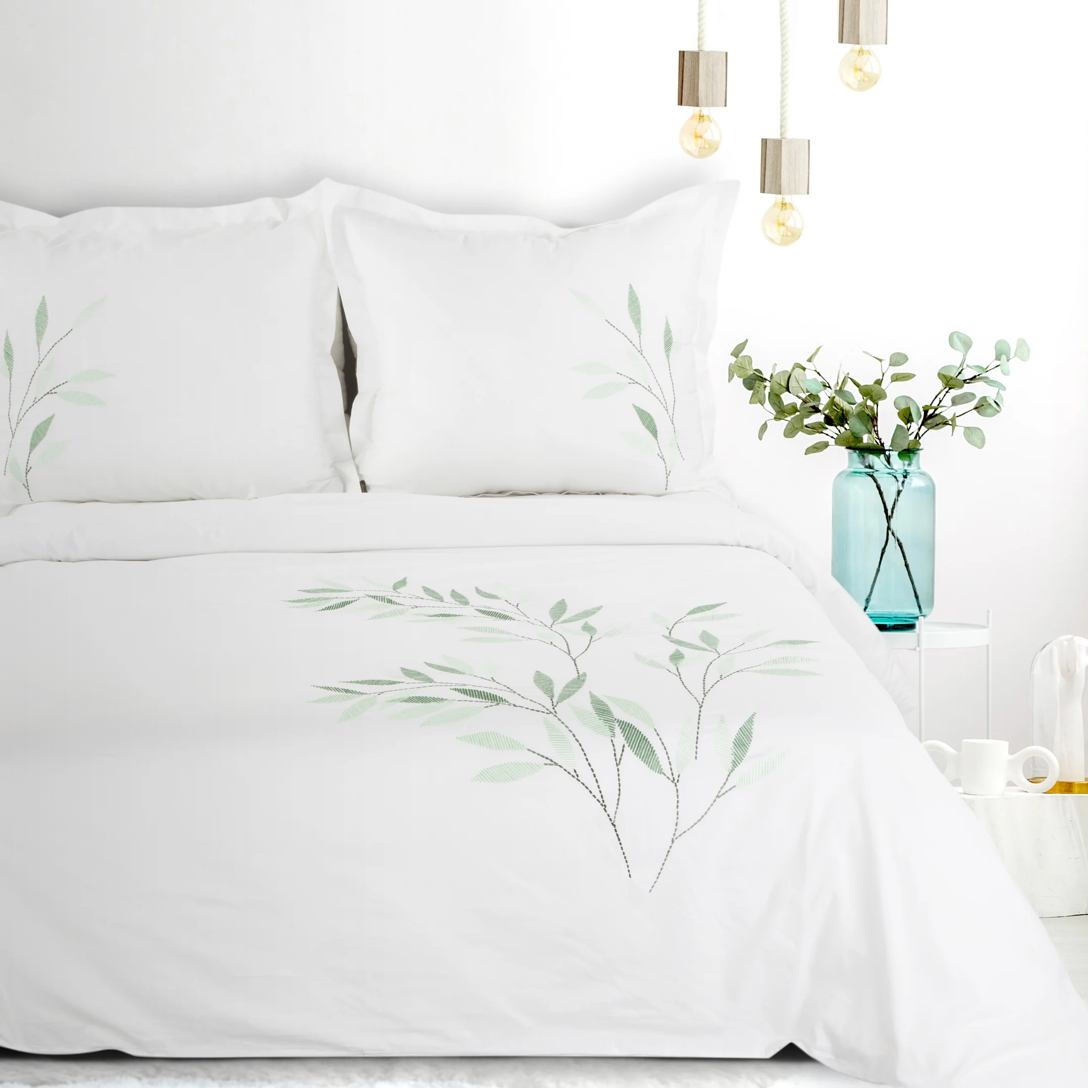 Pościel 220x200 cm bawełniana kolor biały, zielony zdobiona haftowanym wzorem listków Eurofirany Premium | eurofirany