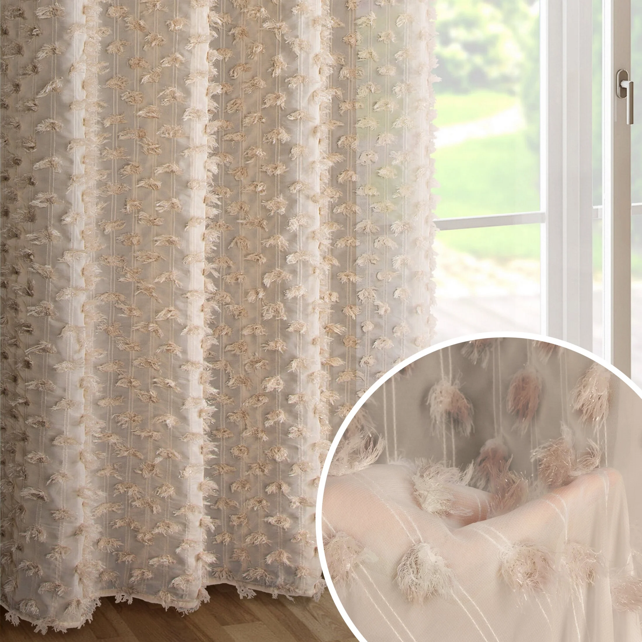 Zasłona beżowa zdobiona pomponami z szyfonu 135x250 przelotka - AURELIA - Eva Minge | eurofirany