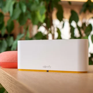 Centralka TaHoma switch Somfy do sterowania inteligentnym domem