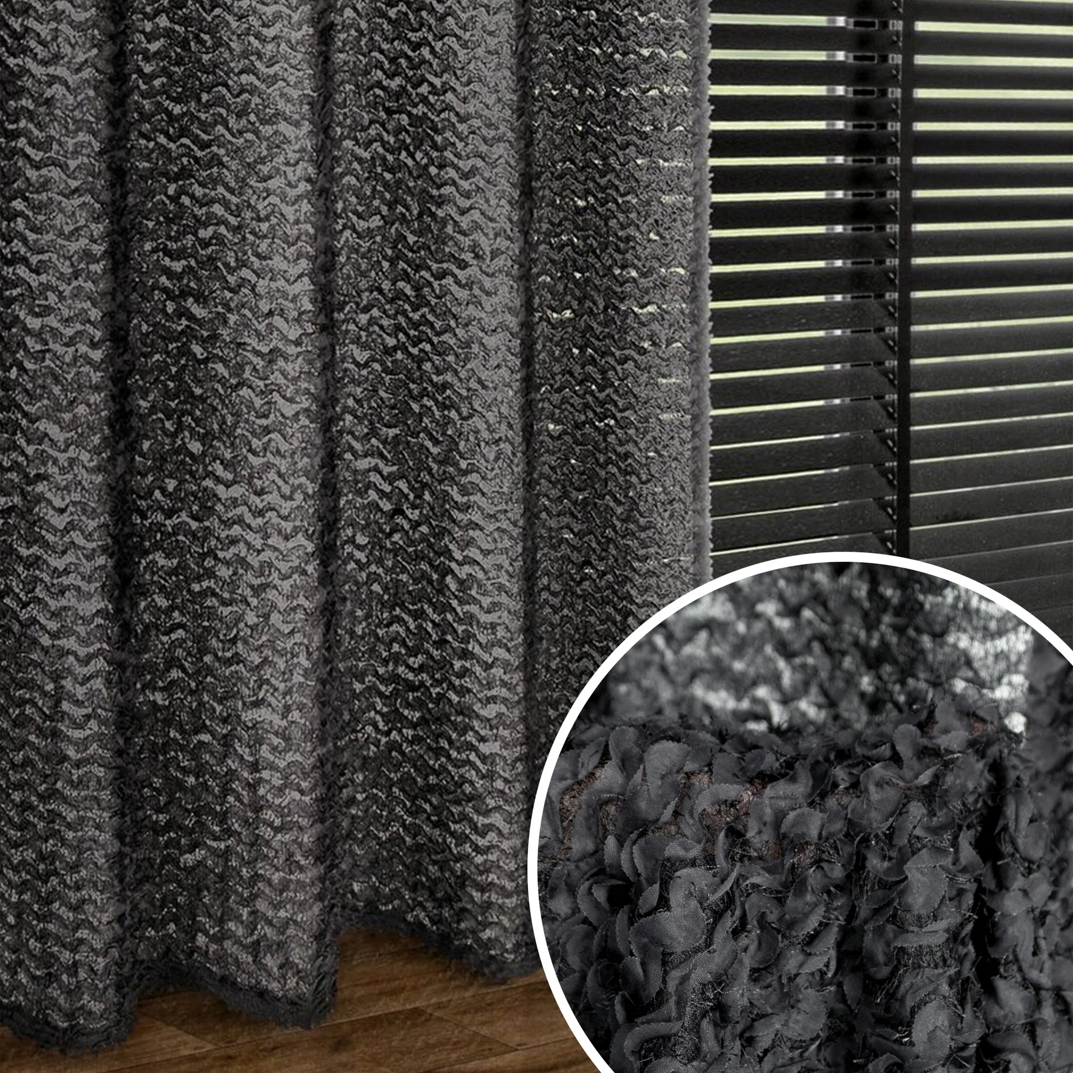 Zasłona czarna zdobiona moherową nicią i subtelnymi falbanami 135x250 przelotka - TIFFANY - Eva Minge | eurofirany