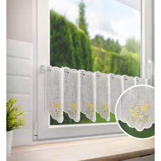 Tkanina firanowa zazdrostka z etaminy zdobiona haftem rumianku